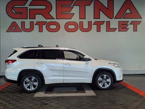 White 2019 Toyota Highlander Limited for sale in Gretna, NE