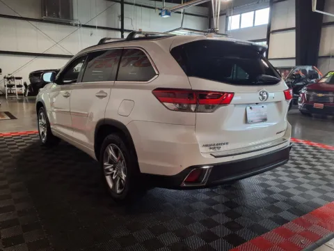 More photos of 2019 Toyota Highlander Limited at Gretna Auto Outlet, NE