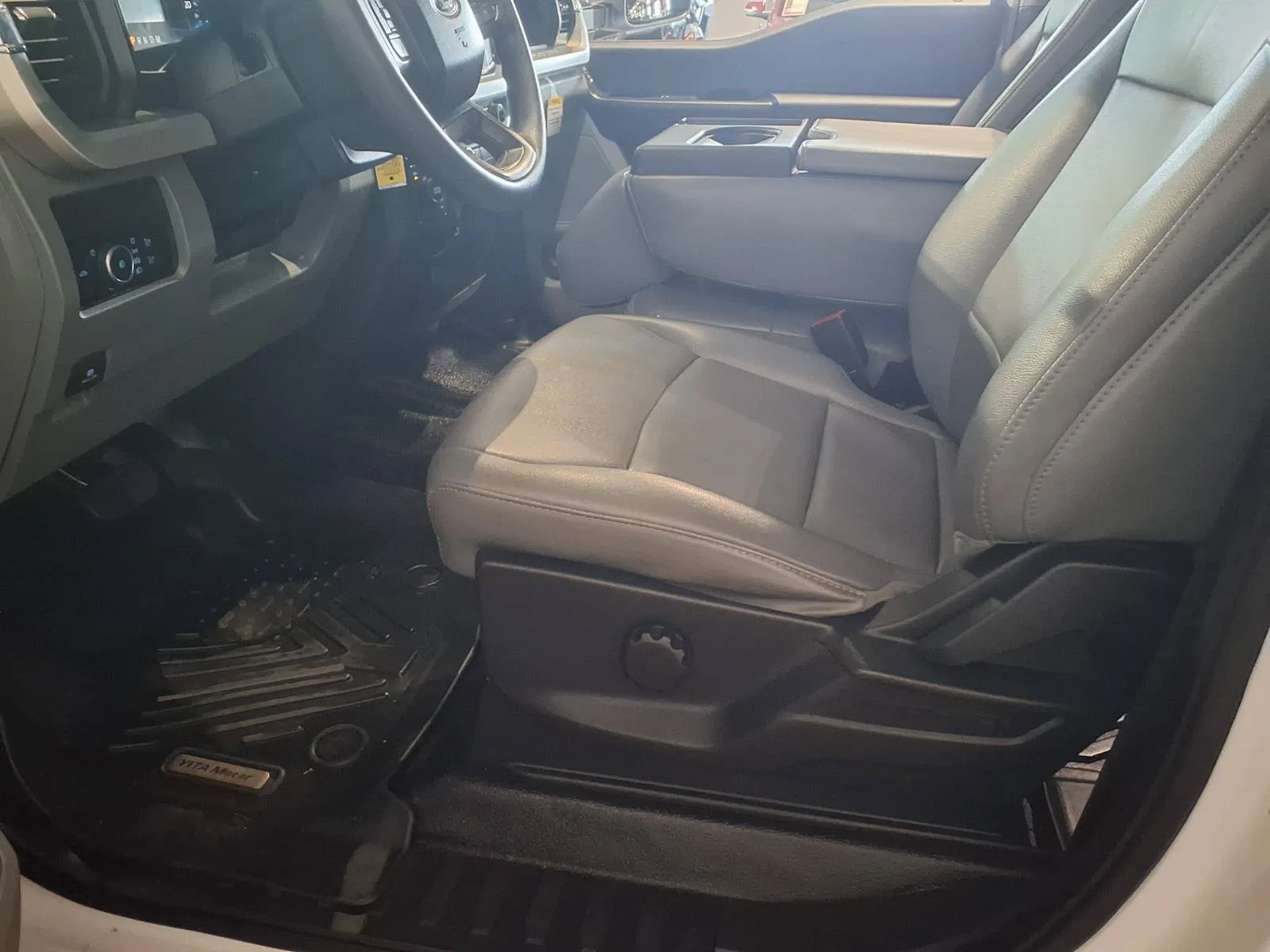 Ford F-450 photo 16