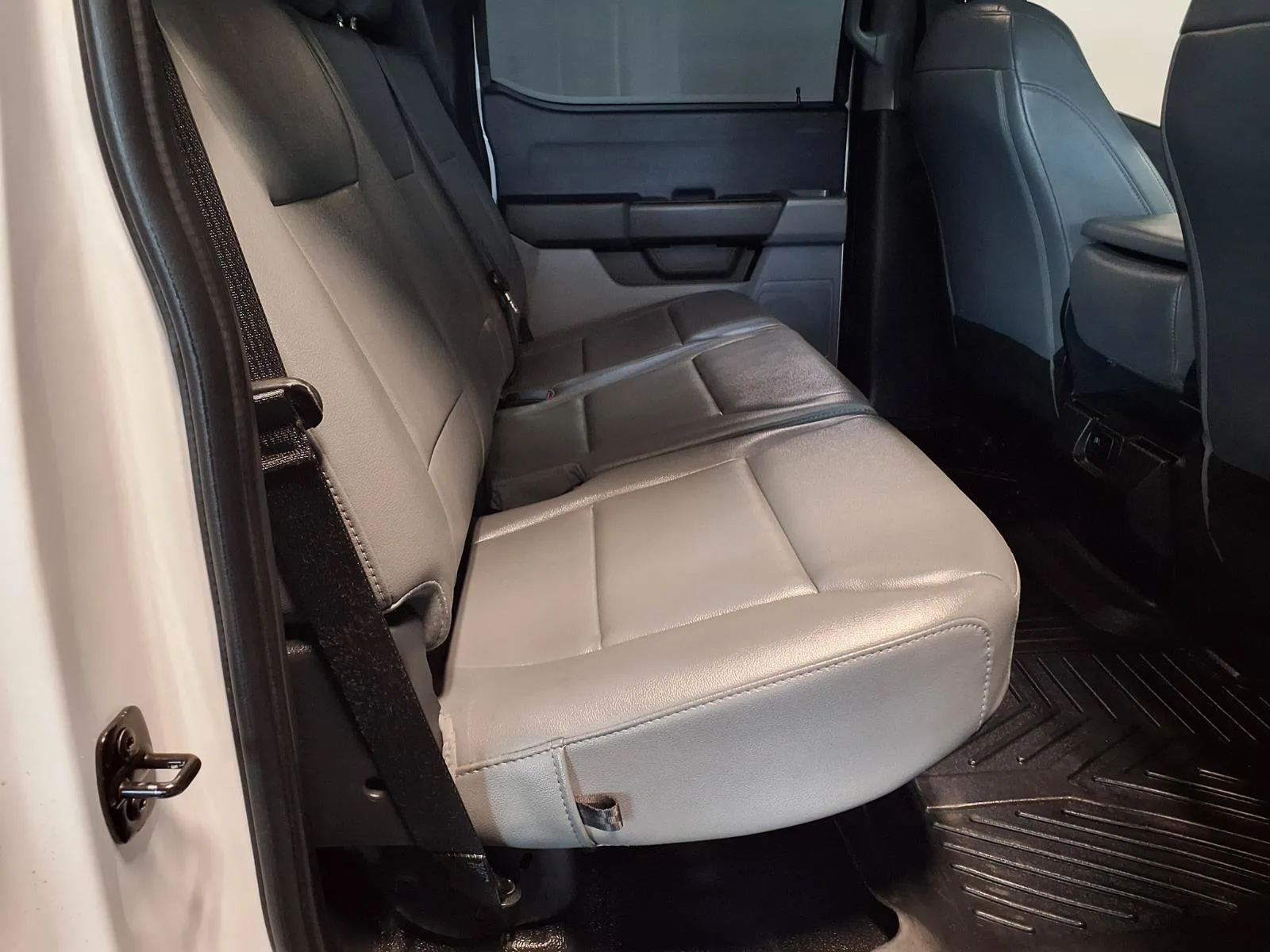 Ford F-450 photo 10