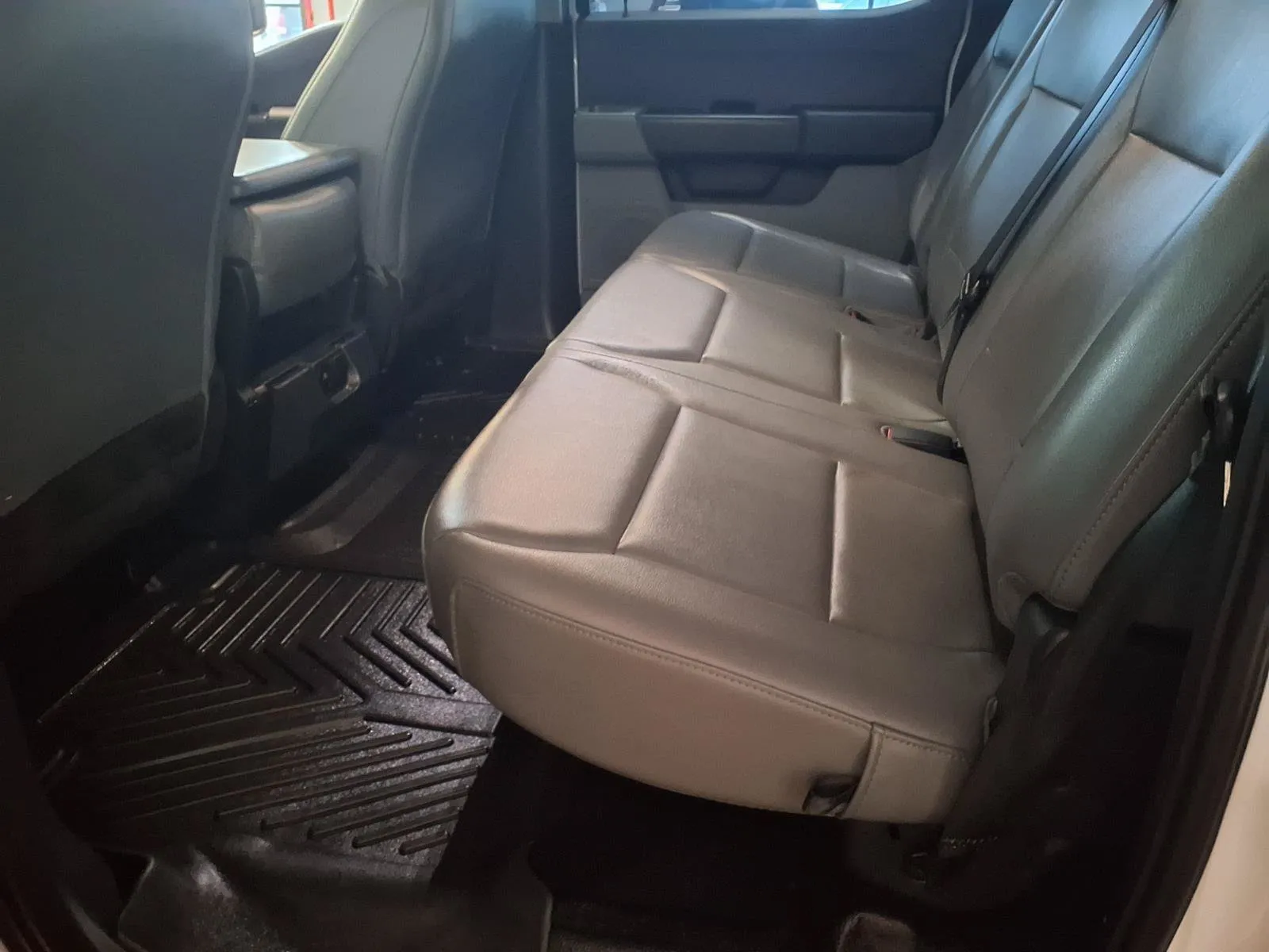 Ford F-450 photo 14