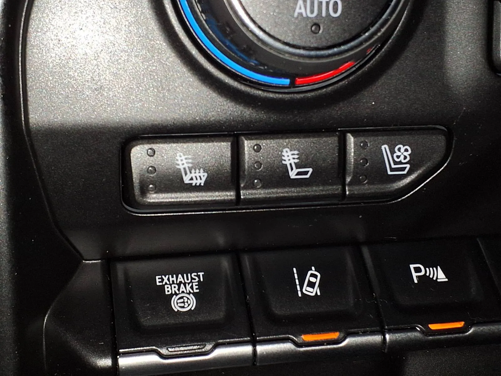 Chevrolet Silverado photo 18