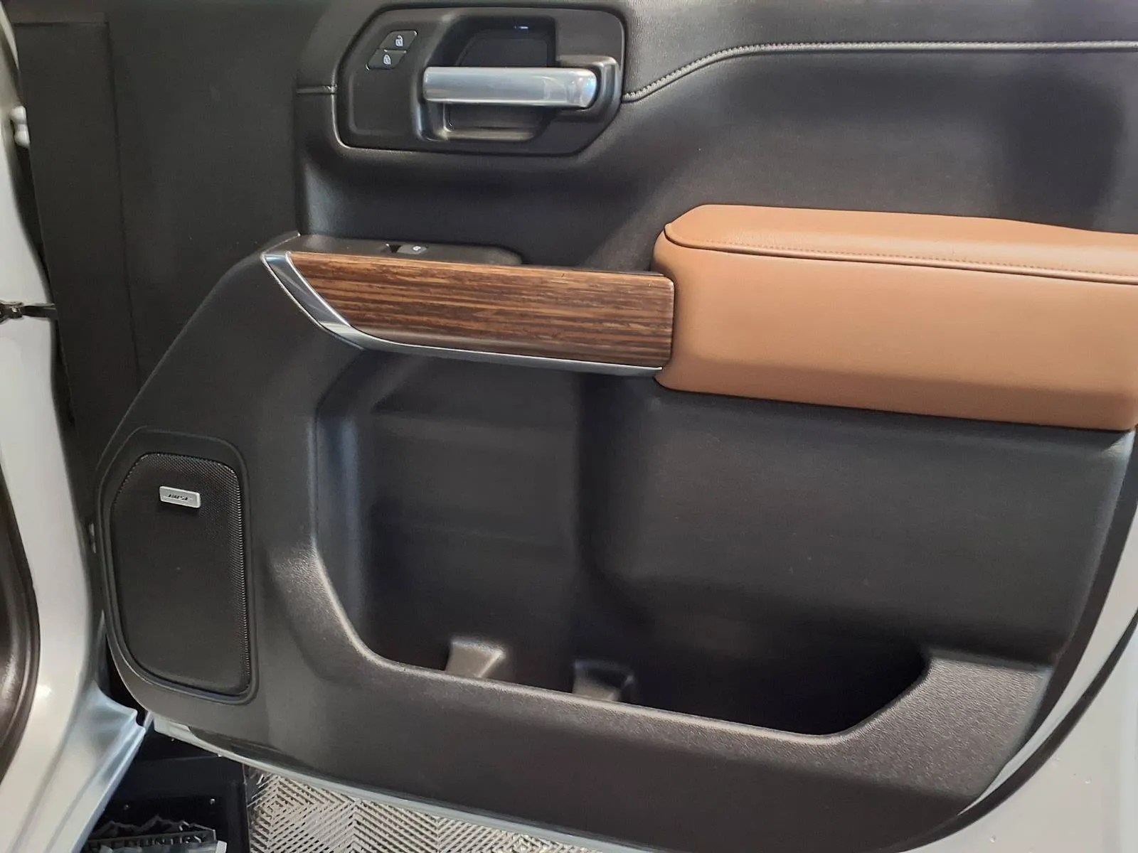 Chevrolet Silverado photo 10