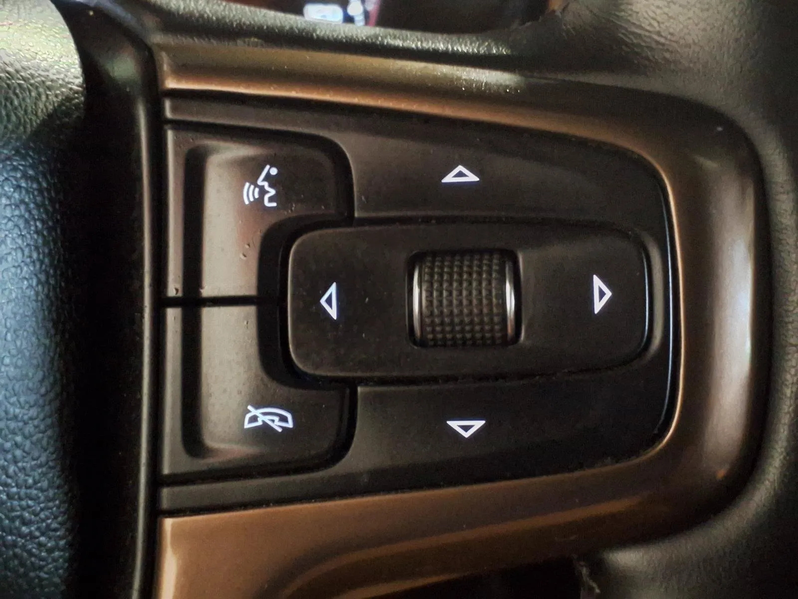 Chevrolet Silverado photo 23