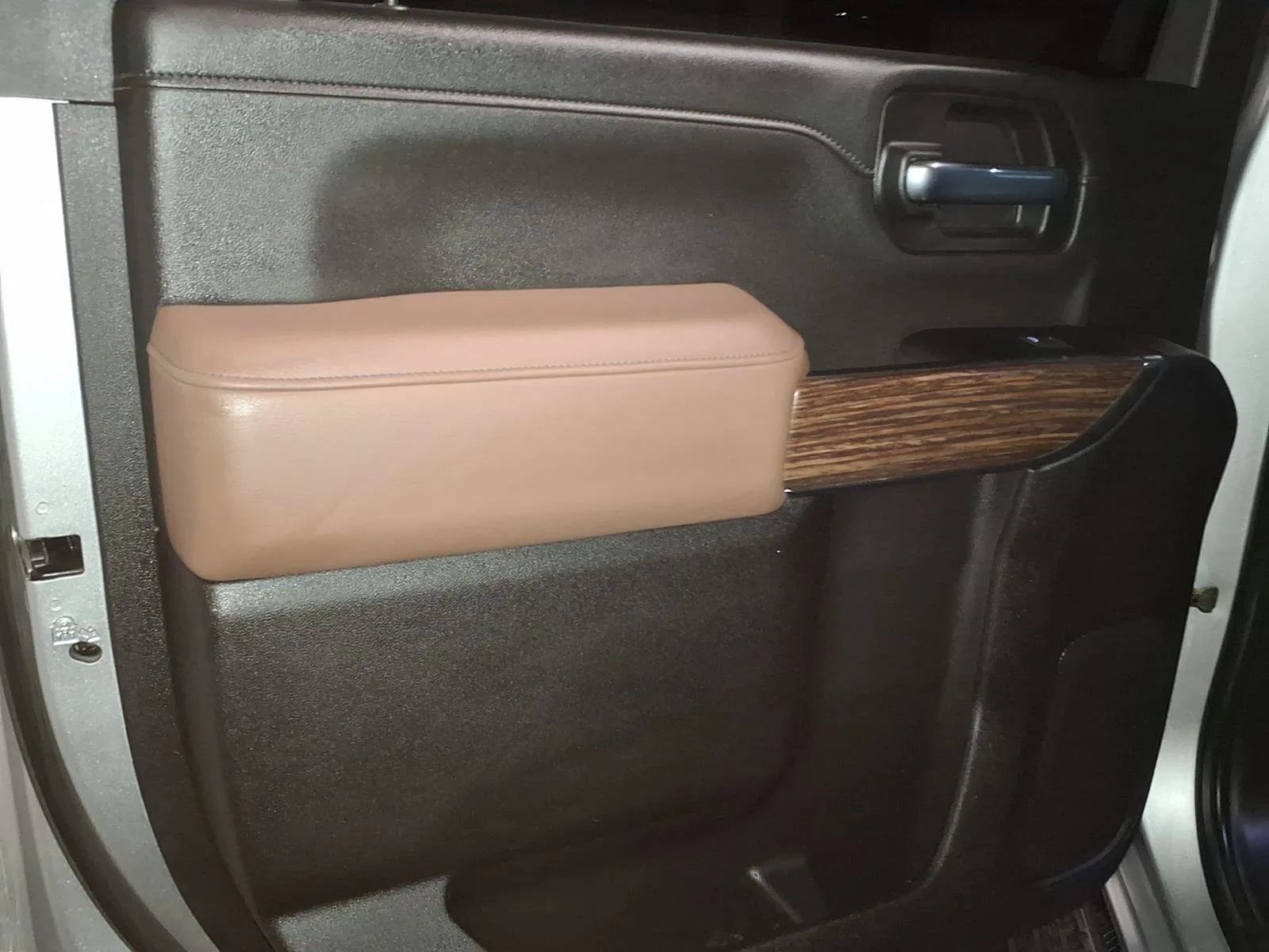Chevrolet Silverado photo 12