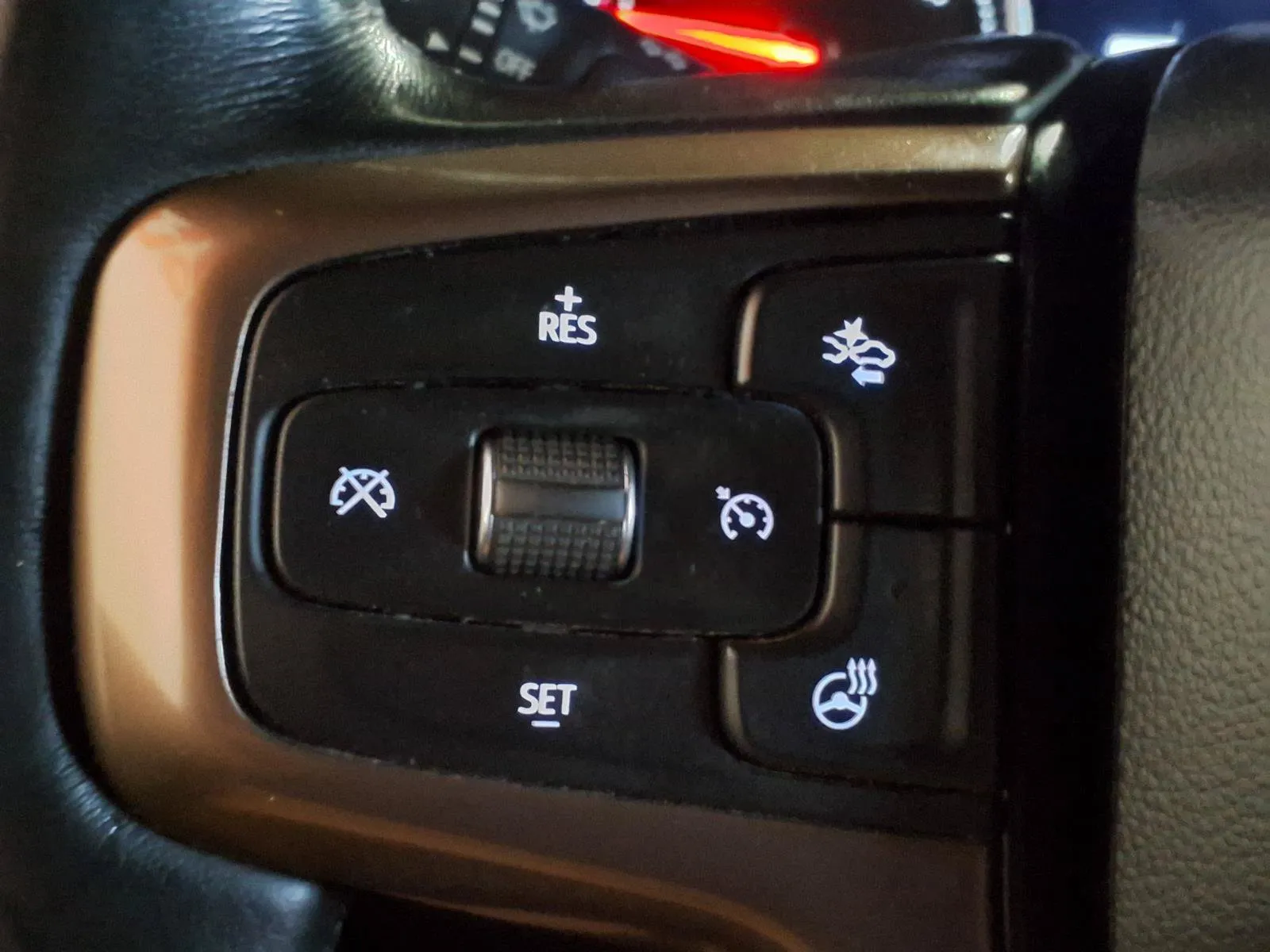 Chevrolet Silverado photo 24