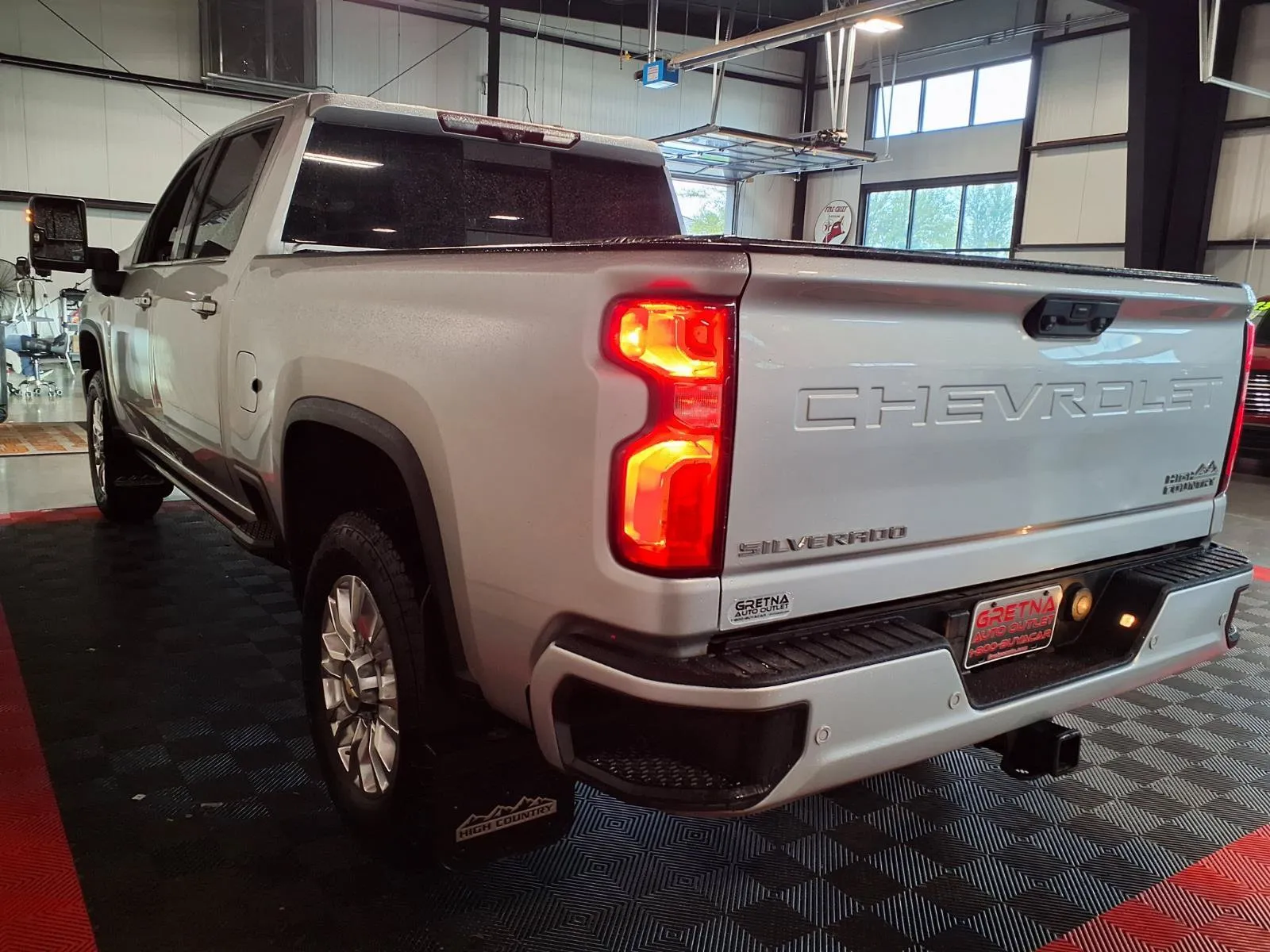 Chevrolet Silverado photo 5