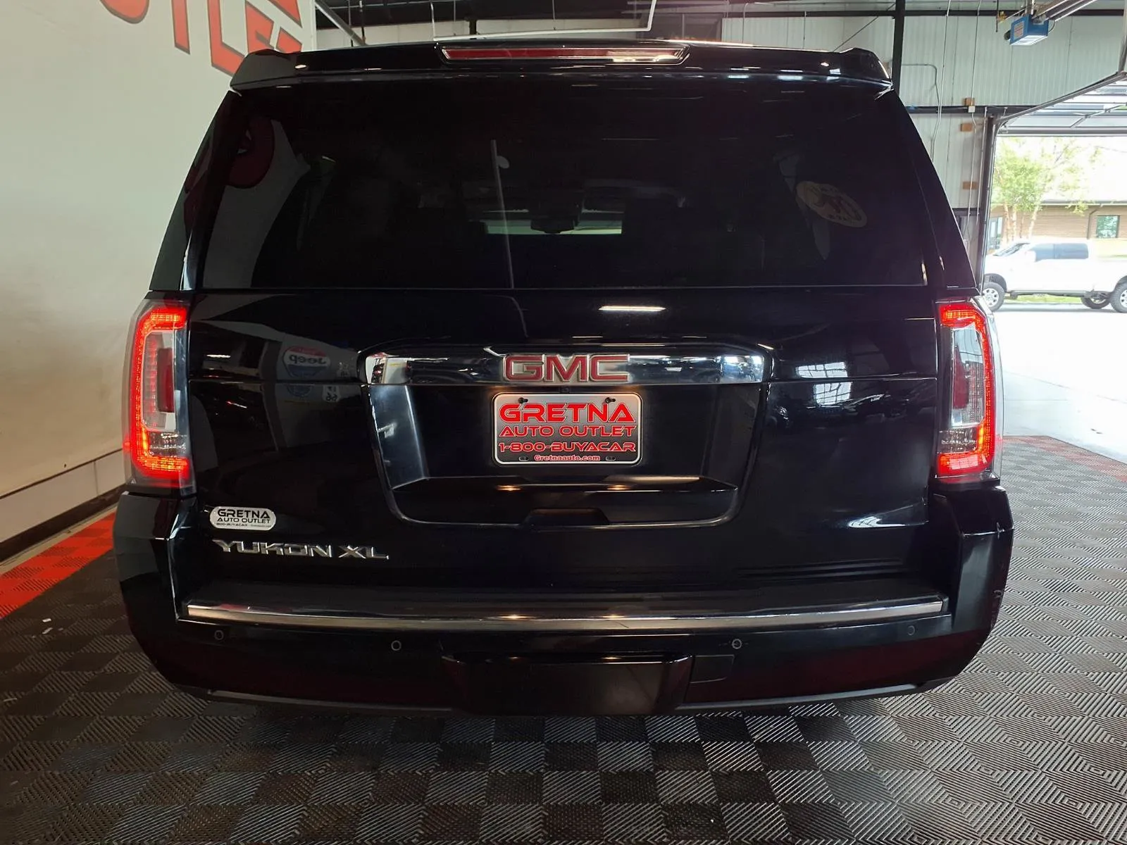 GMC Yukon XL photo 6