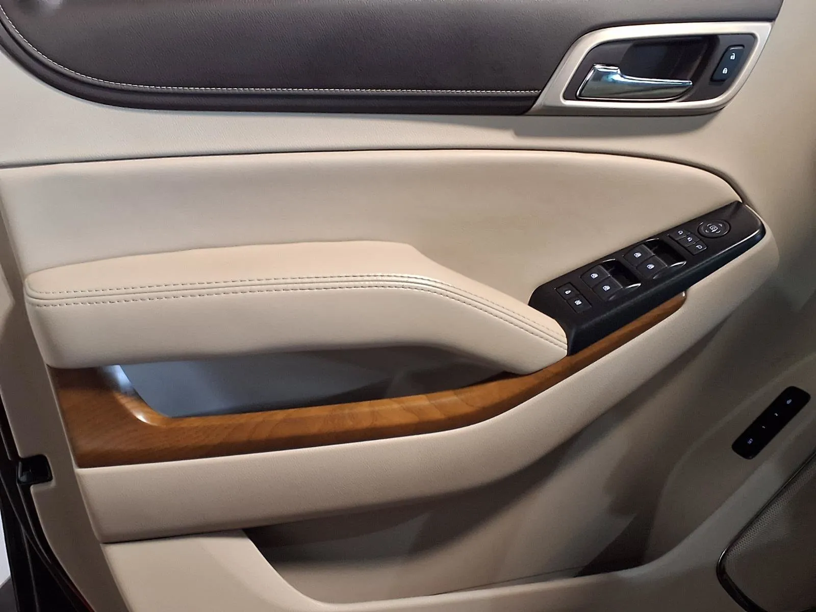 GMC Yukon XL photo 17