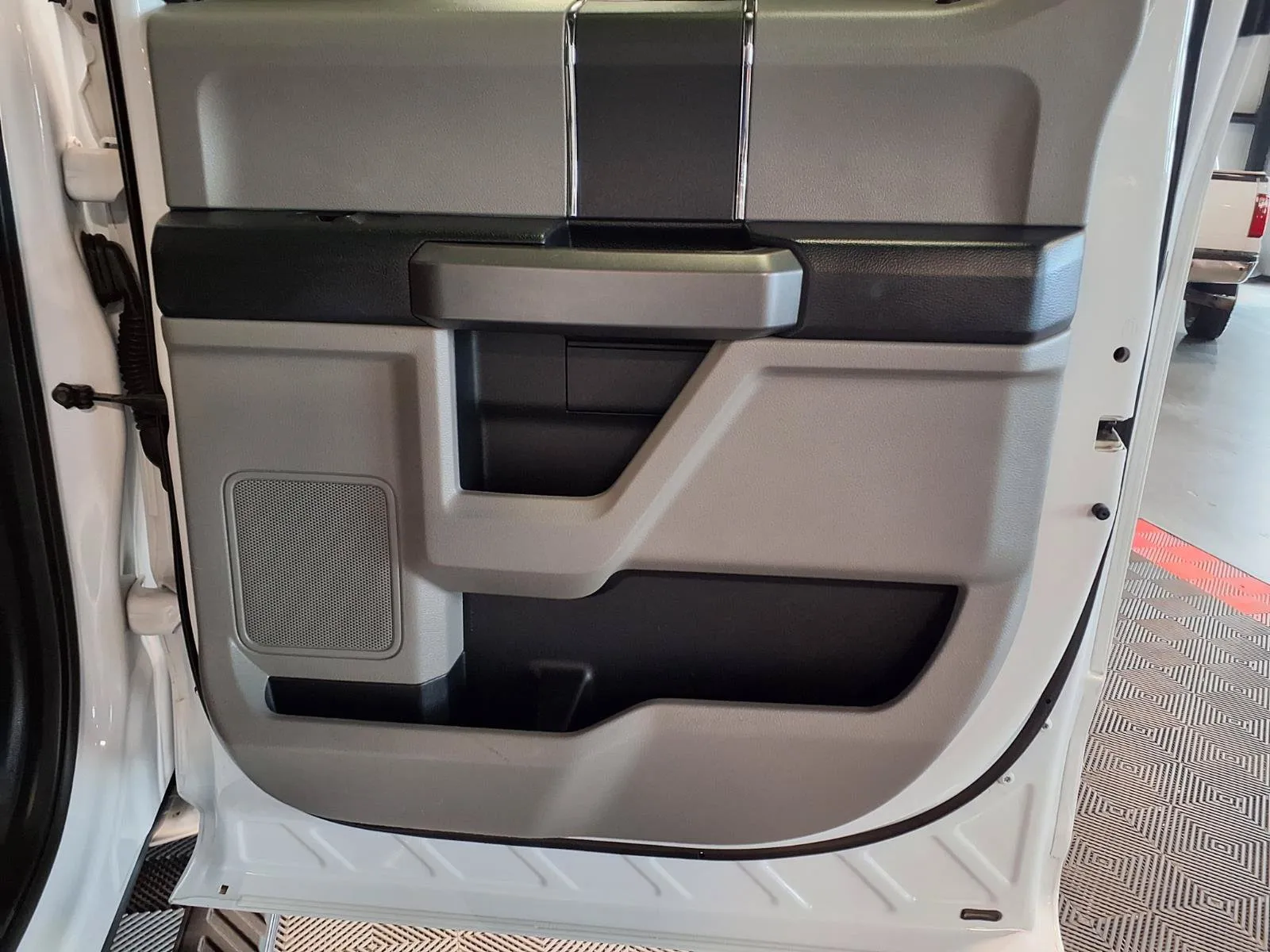 Ford F-250 photo 8