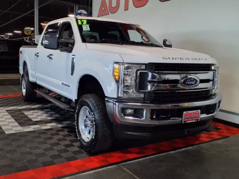 Photos of 2017 Ford Super Duty F-250 SRW XLT for sale in Gretna, NE at Gretna Auto Outlet