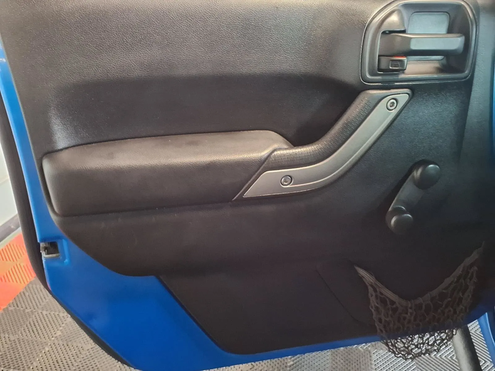 Jeep Wrangler photo 12
