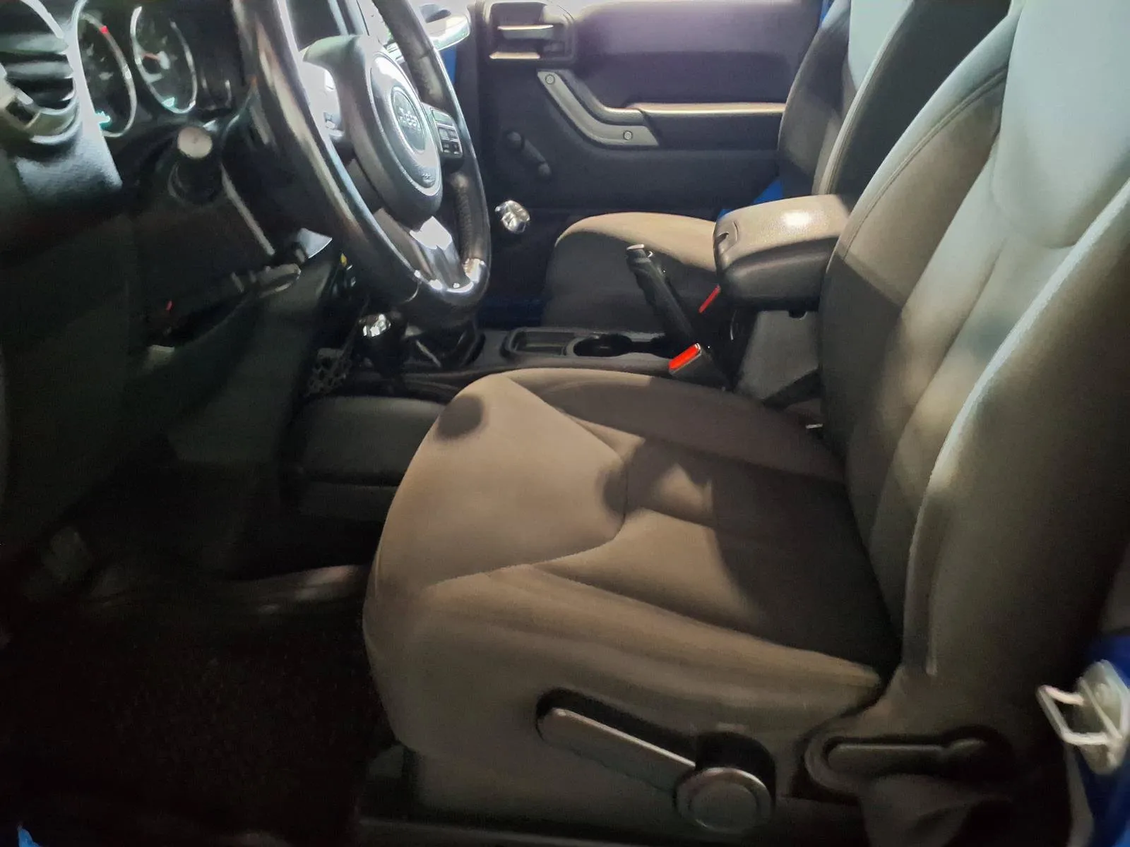 Jeep Wrangler photo 13