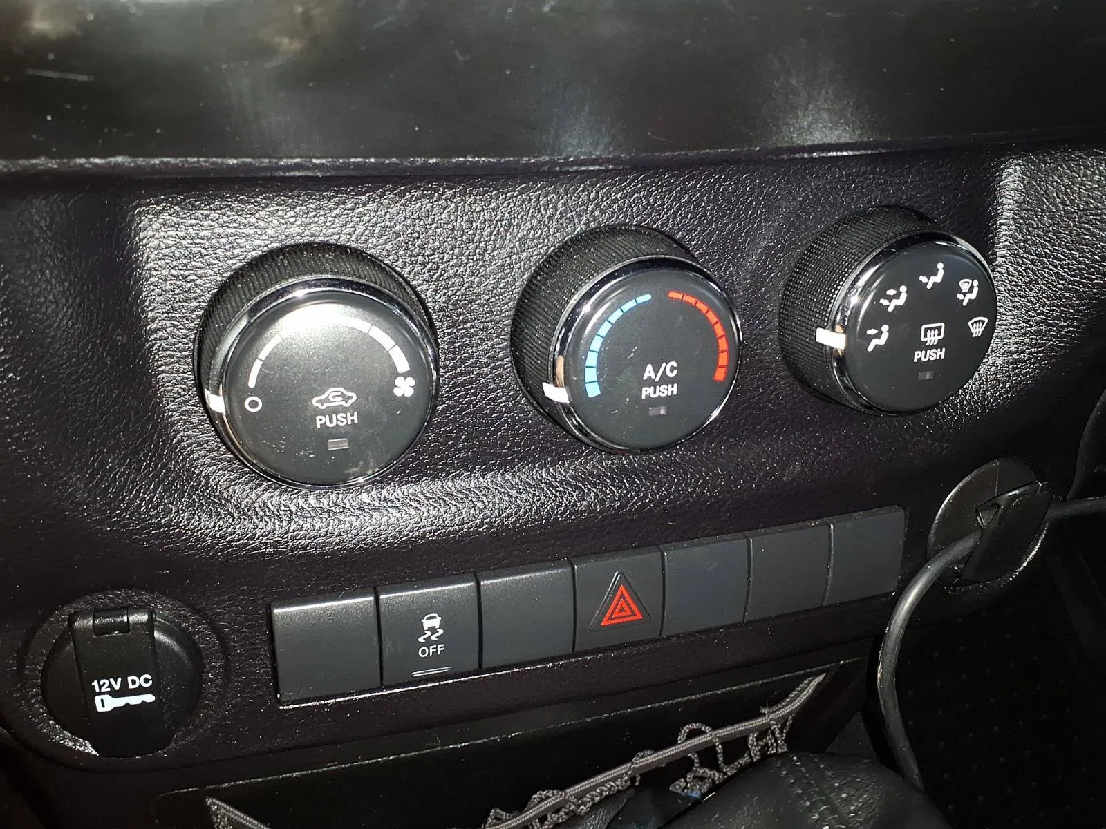 Jeep Wrangler photo 16