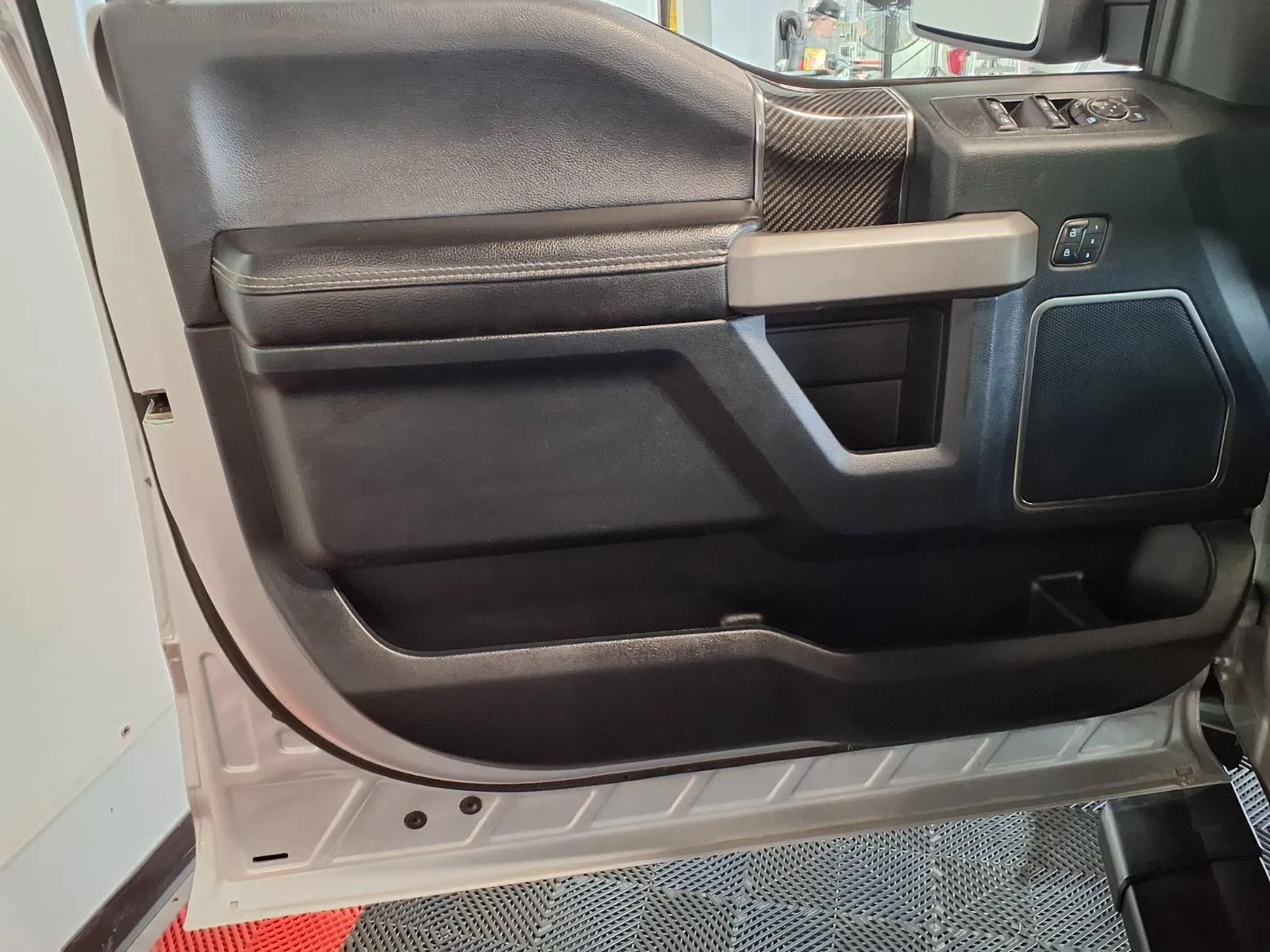 Ford F-150 photo 14