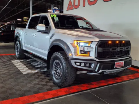 Photos of 2019 Ford F-150 Raptor for sale in Gretna, NE at Gretna Auto Outlet