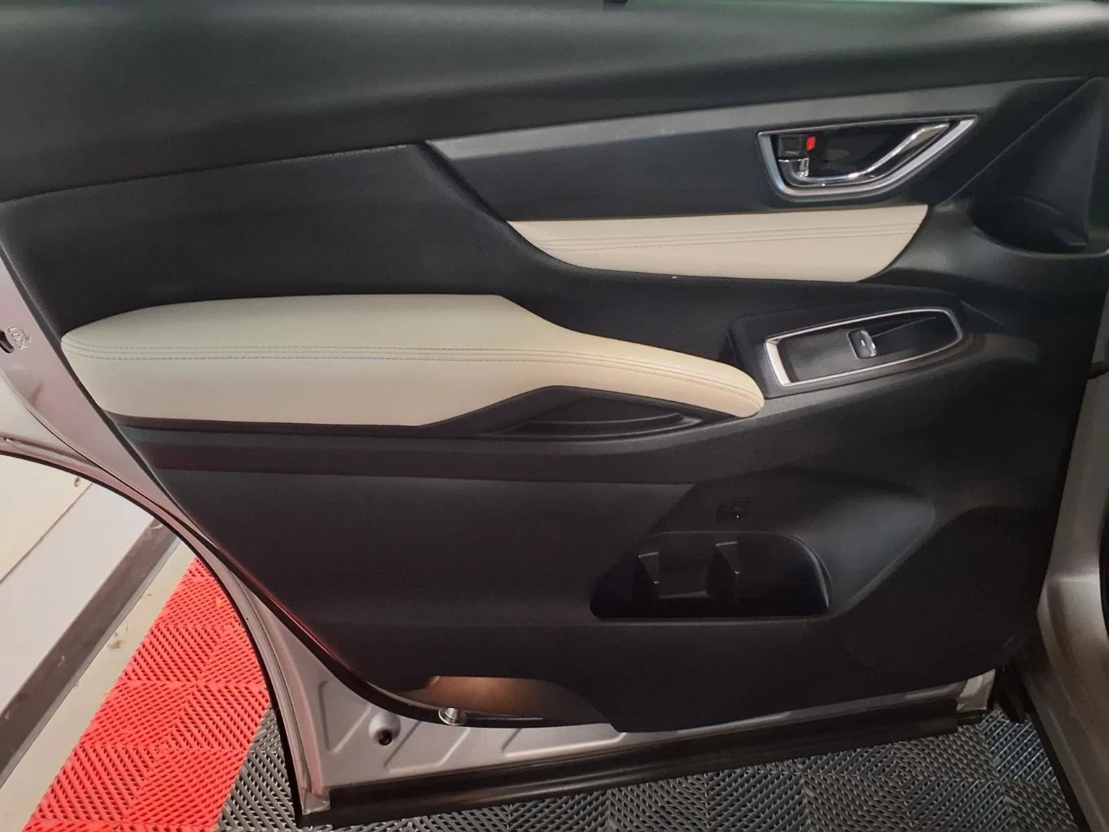 Subaru Ascent photo 14