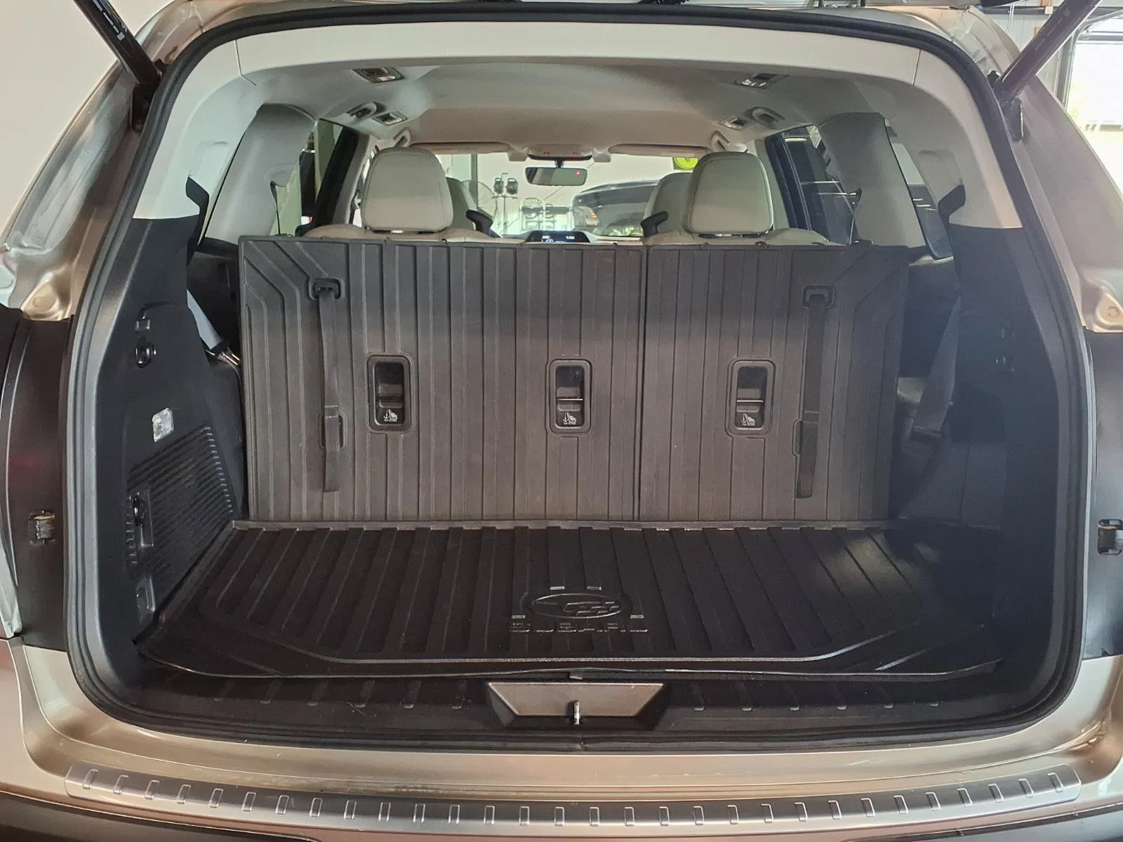 Subaru Ascent photo 7