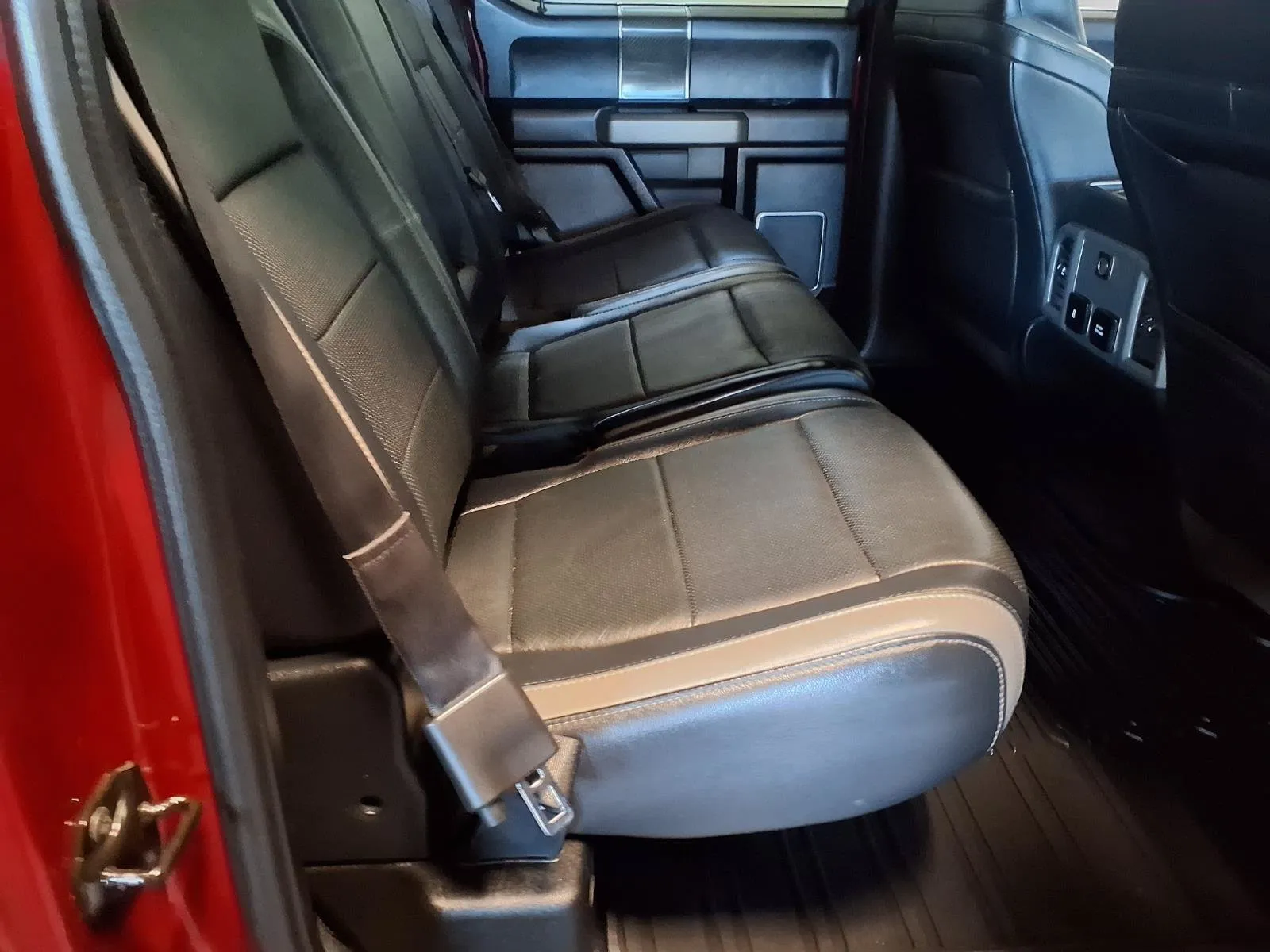 Ford F-150 photo 9
