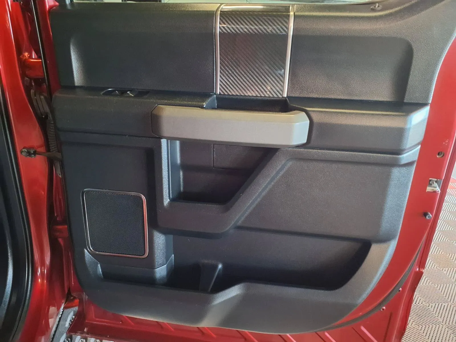Ford F-150 photo 8