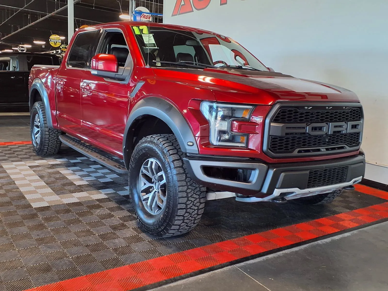 Ford F-150 photo 2