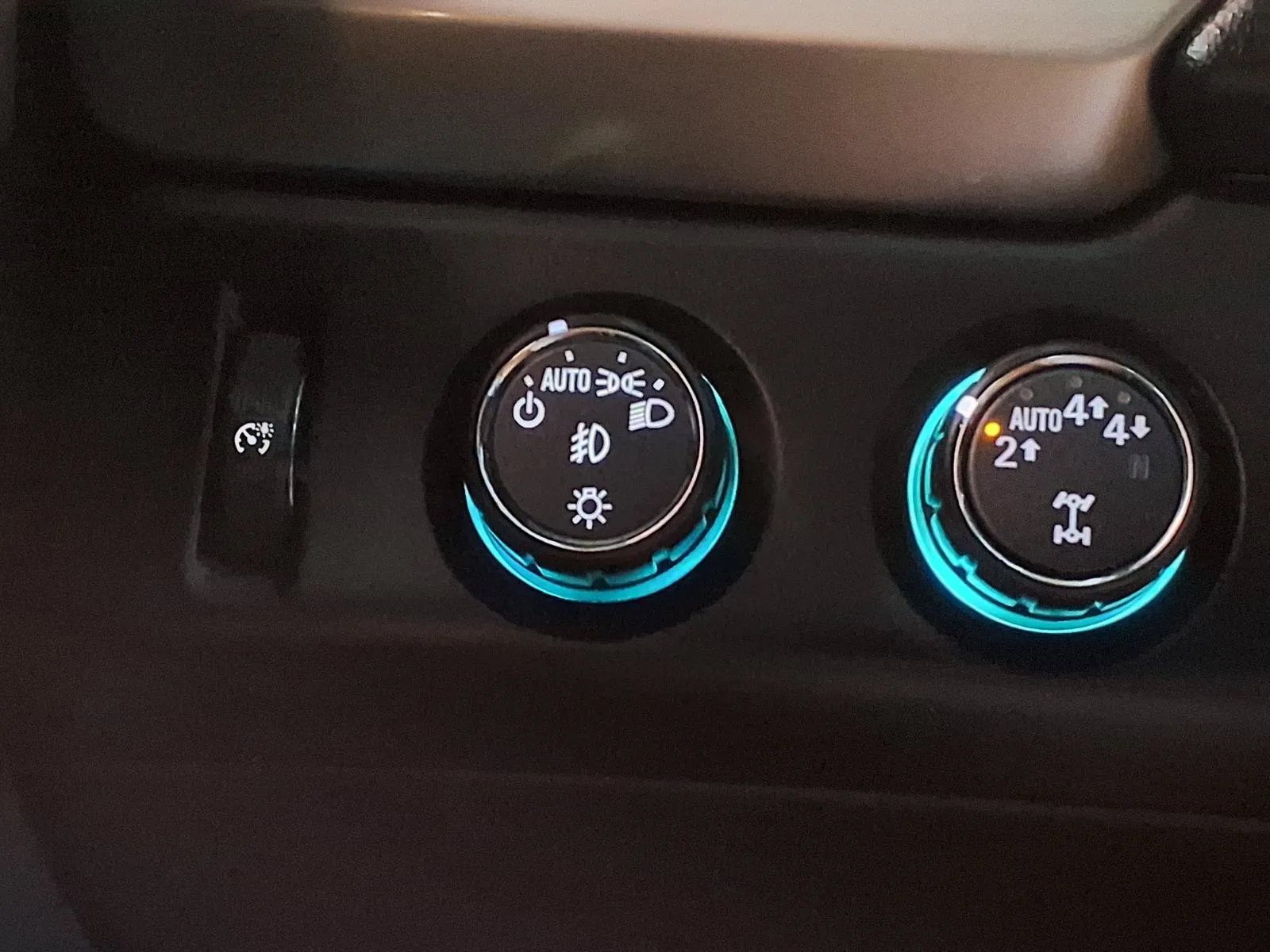 Chevrolet Suburban photo 28