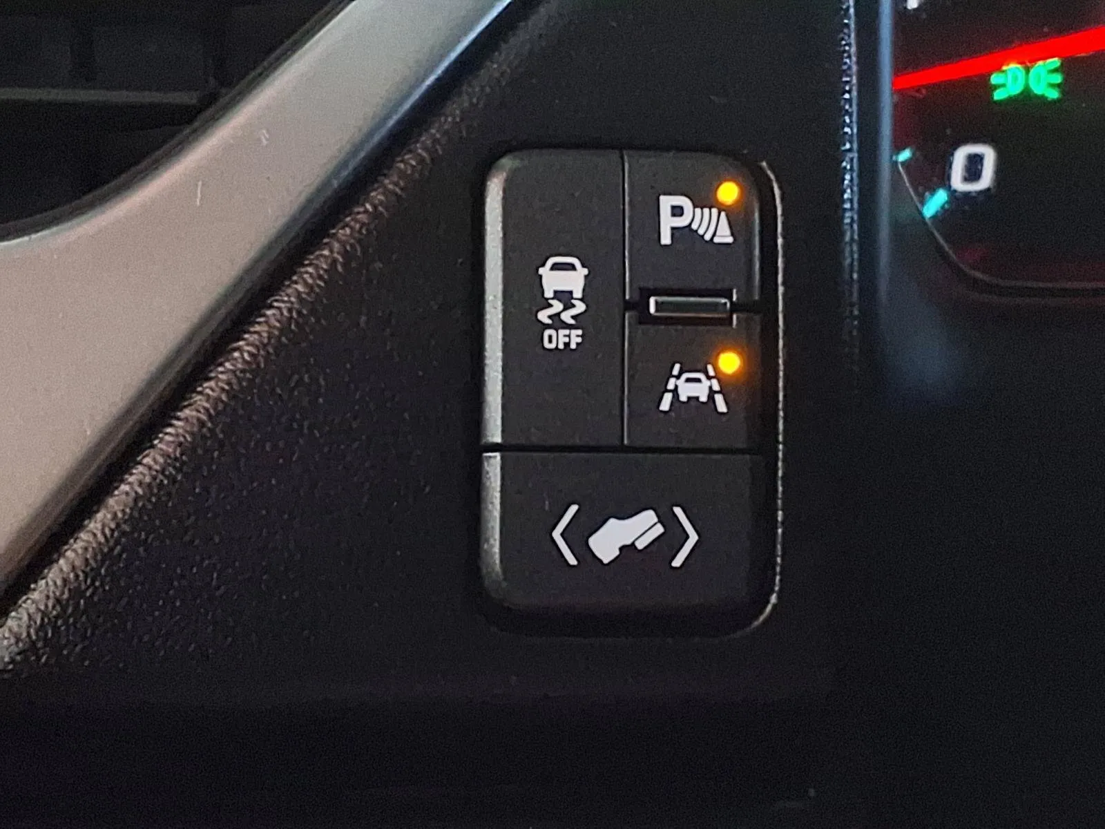 Chevrolet Suburban photo 30