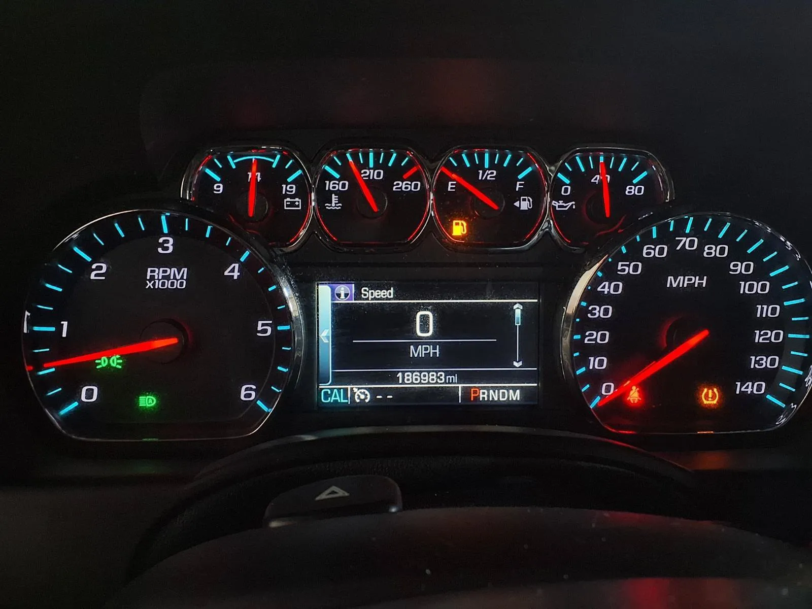 Chevrolet Suburban photo 24