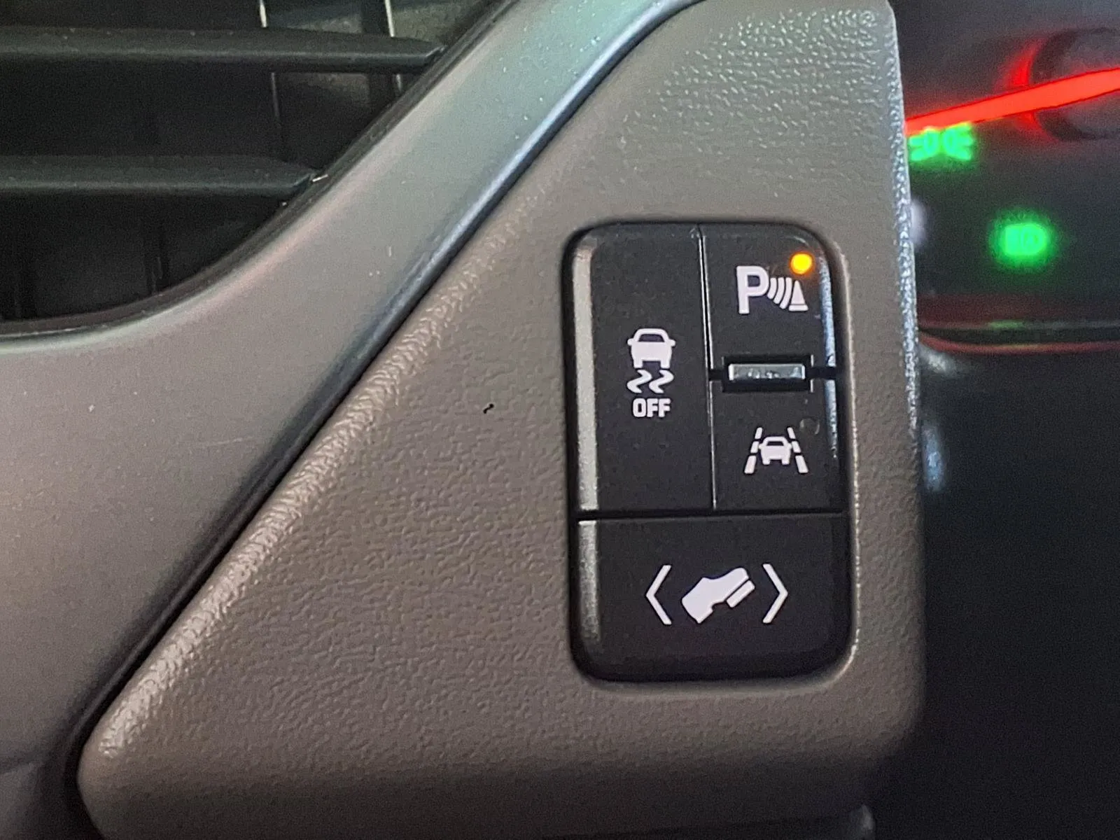 Chevrolet Suburban photo 30