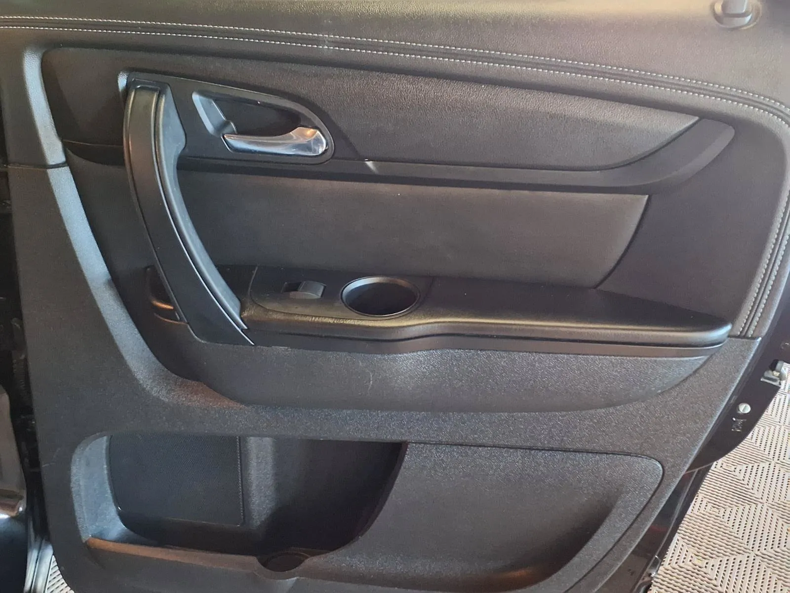 GMC Acadia photo 9