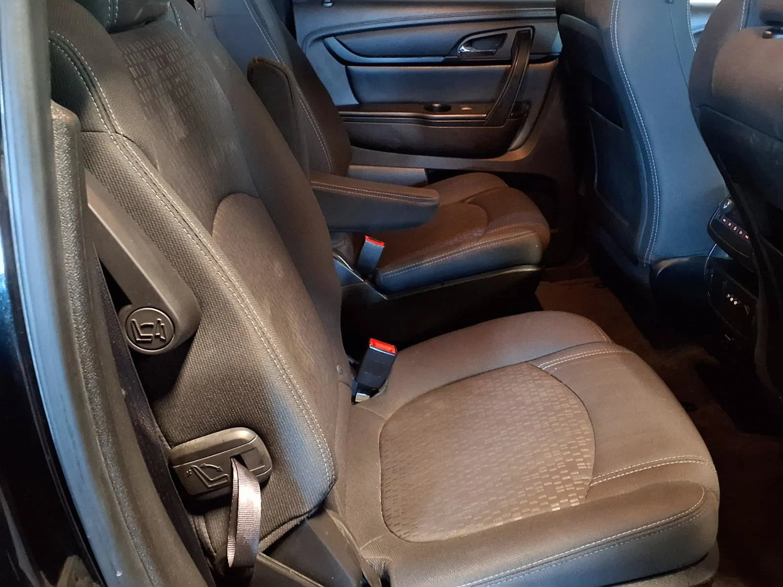 GMC Acadia photo 10