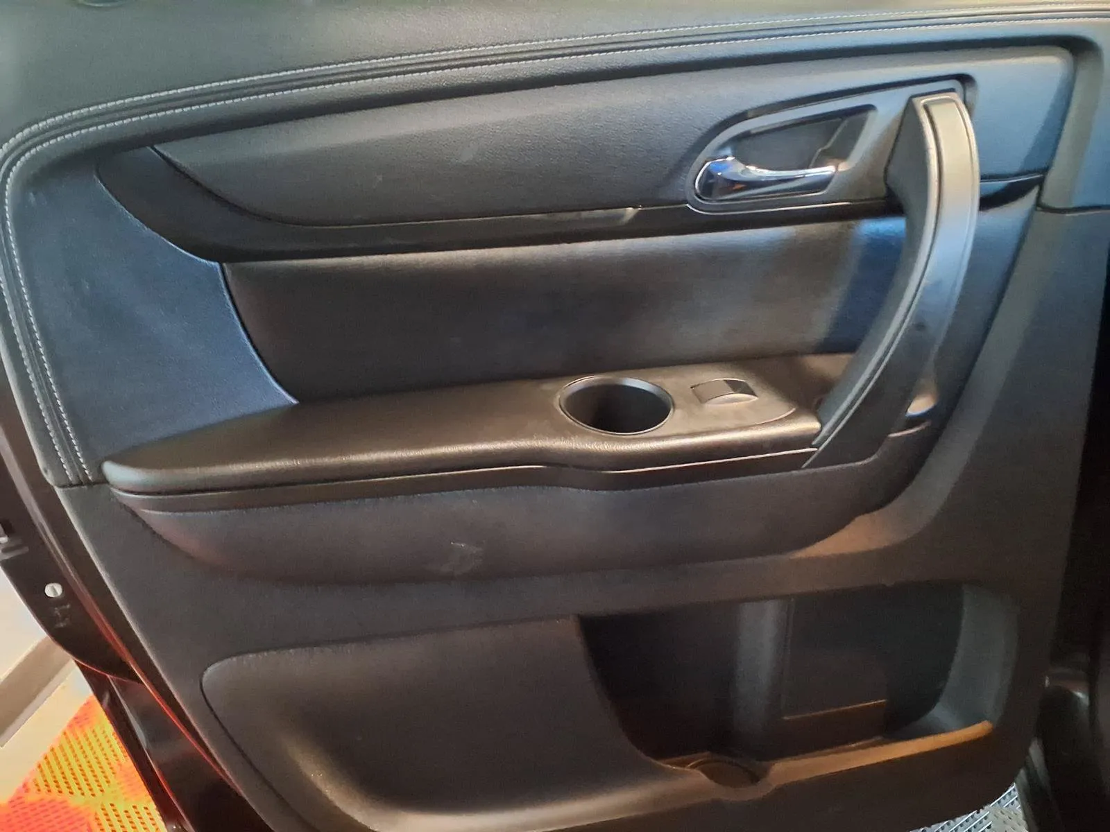 GMC Acadia photo 13