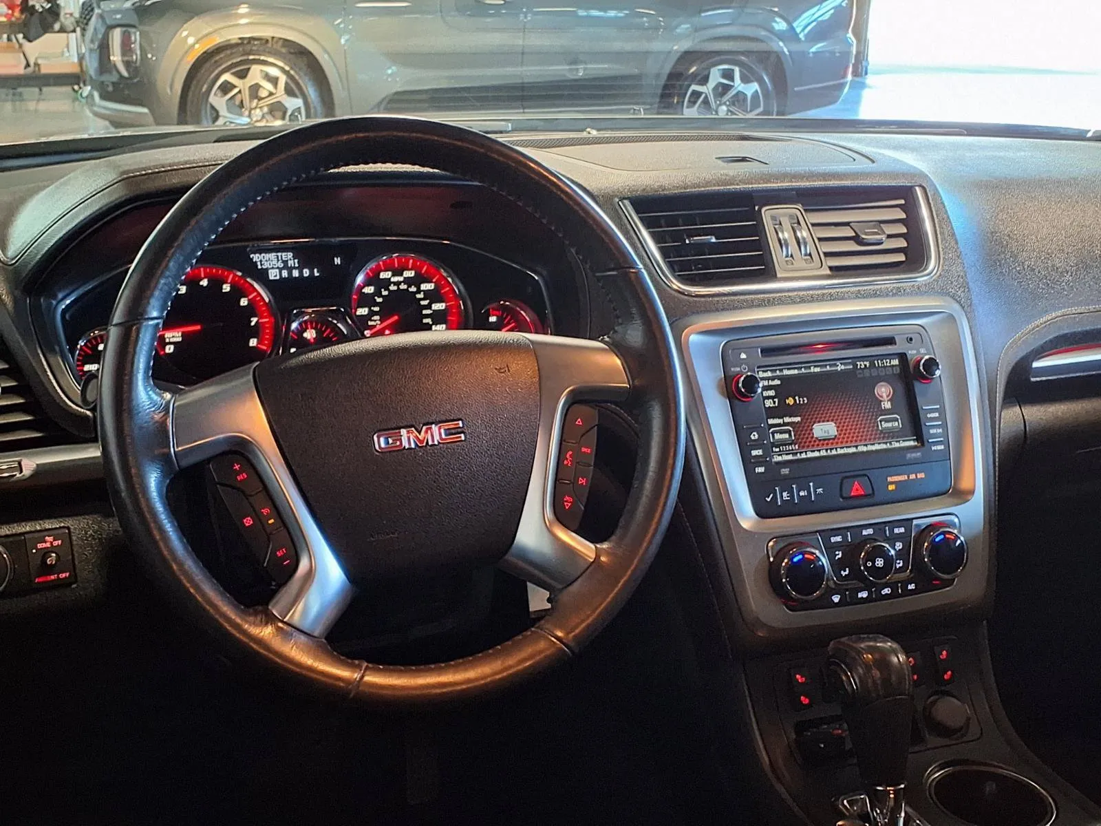 GMC Acadia photo 15