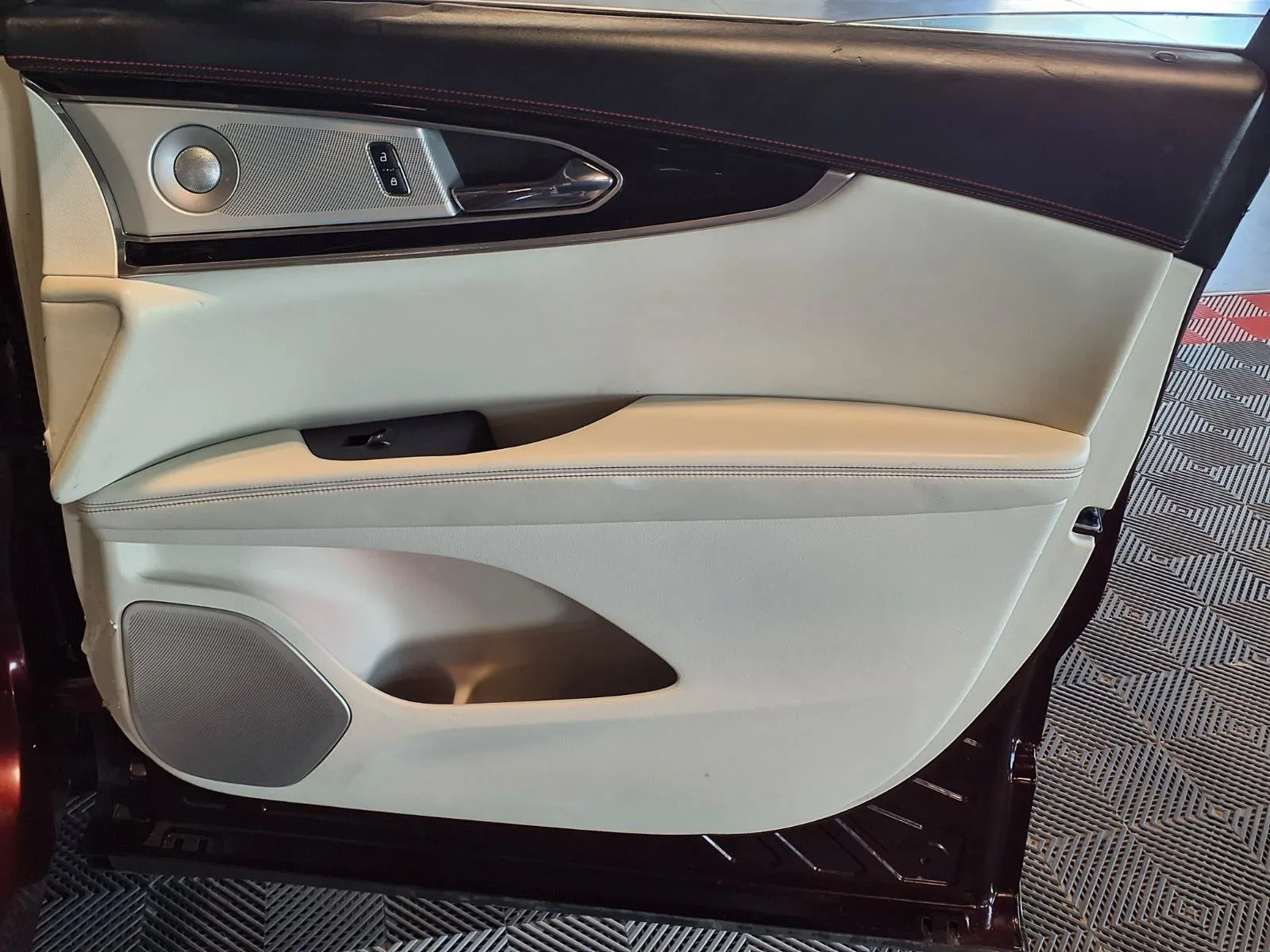 Lincoln MKX photo 12