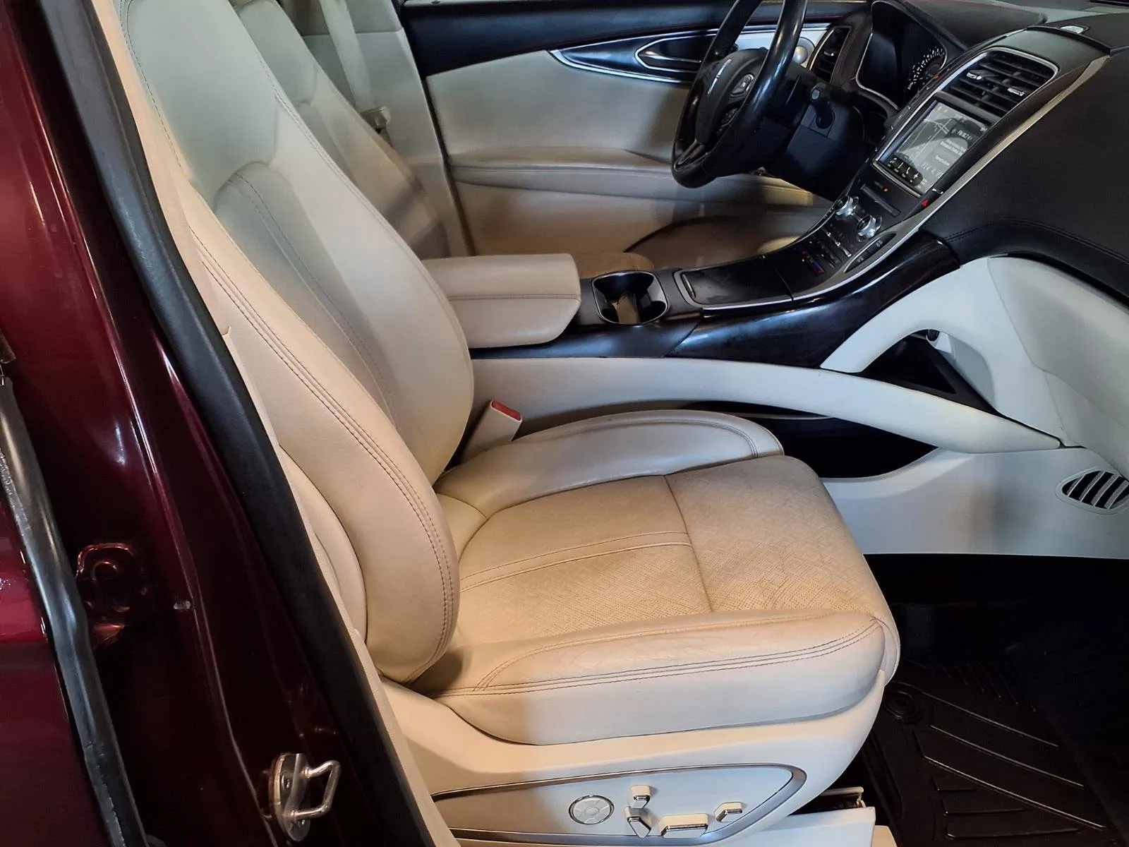 Lincoln MKX photo 13