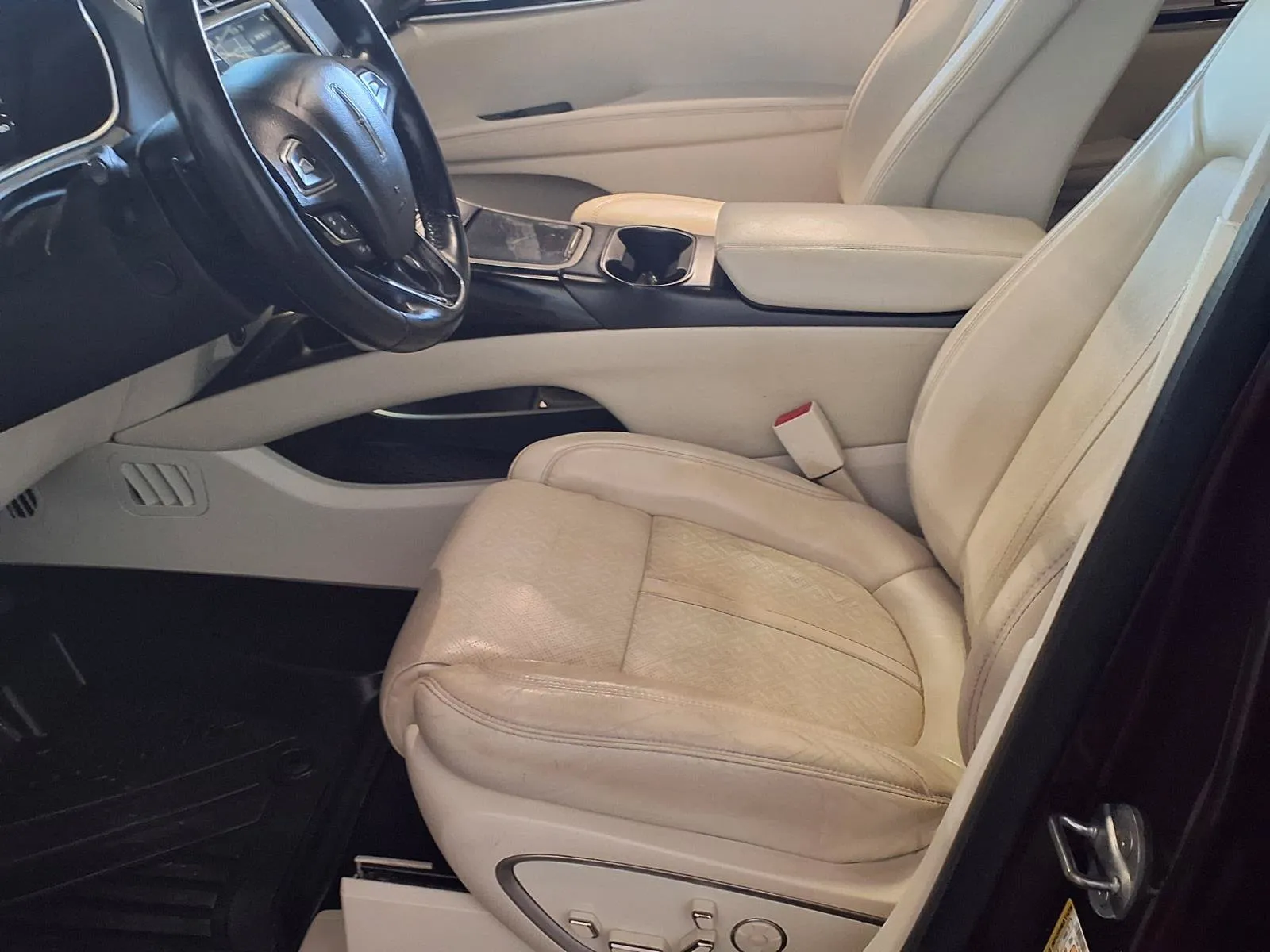 Lincoln MKX photo 18