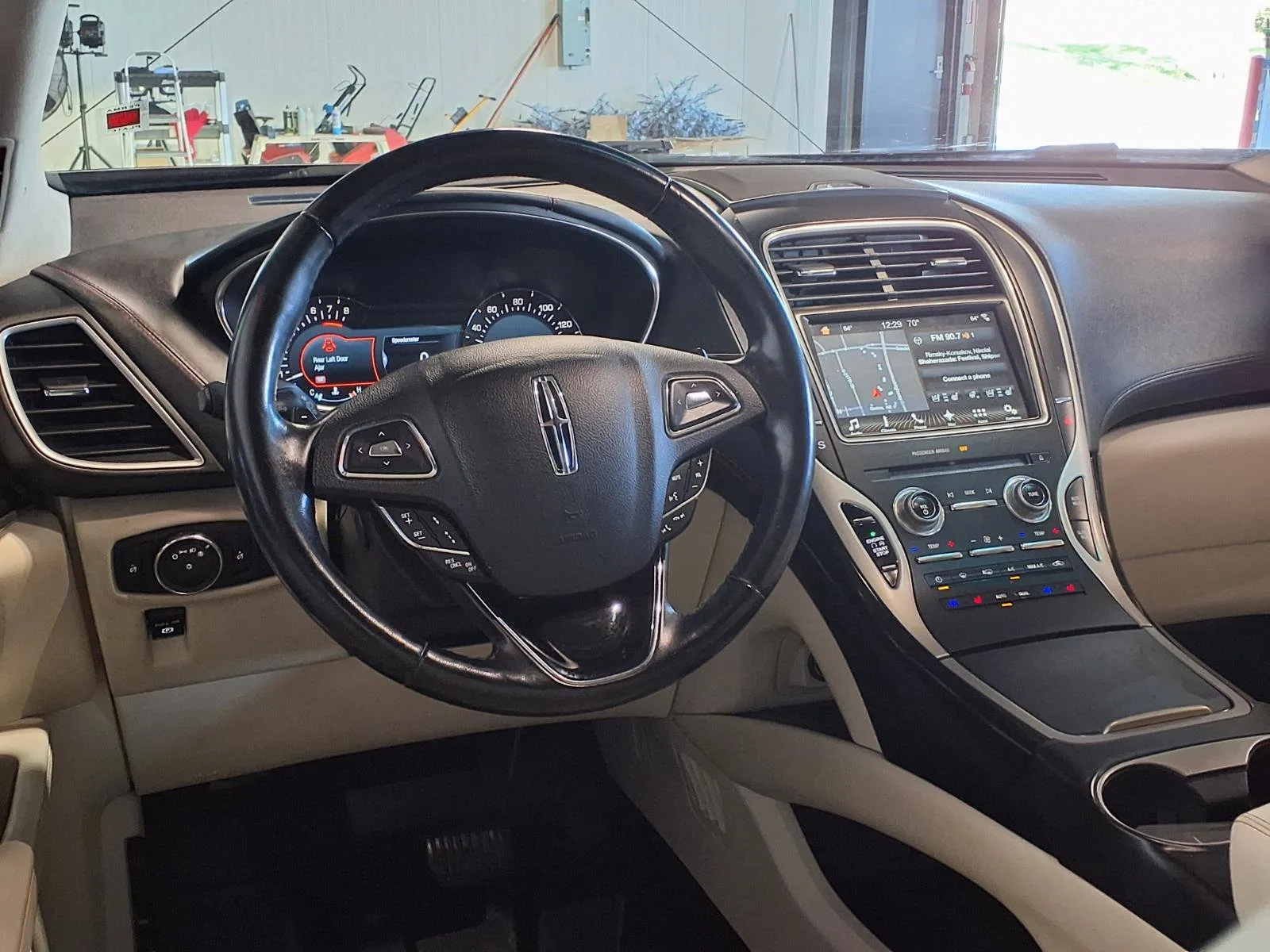 Lincoln MKX photo 16