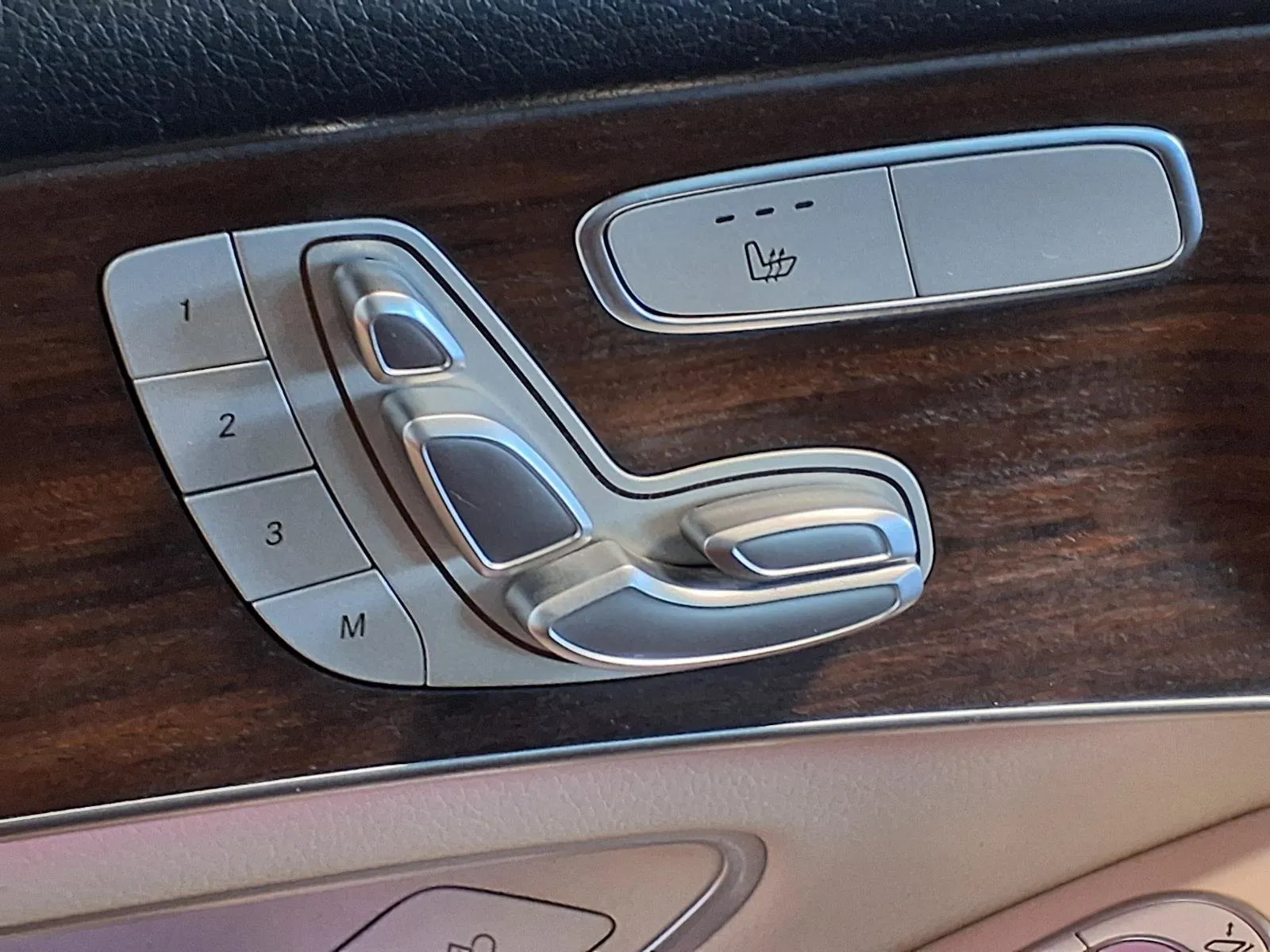 Mercedes-Benz GLC photo 18