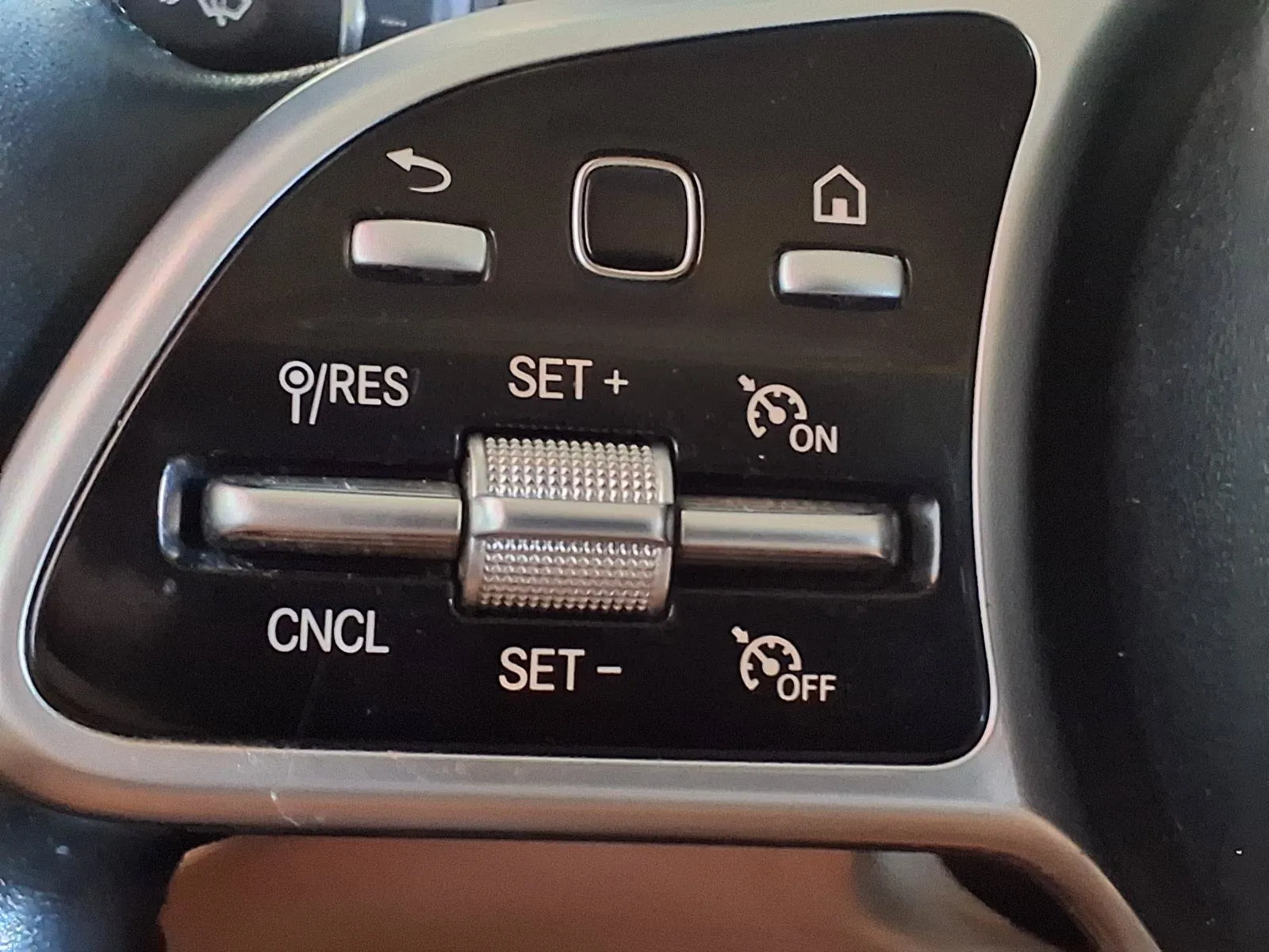 Mercedes-Benz GLC photo 29