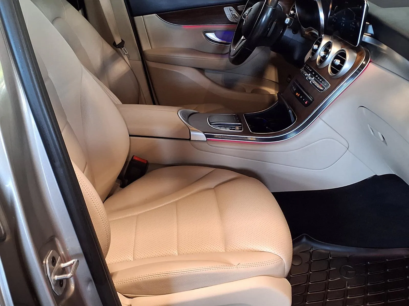 Mercedes-Benz GLC photo 13