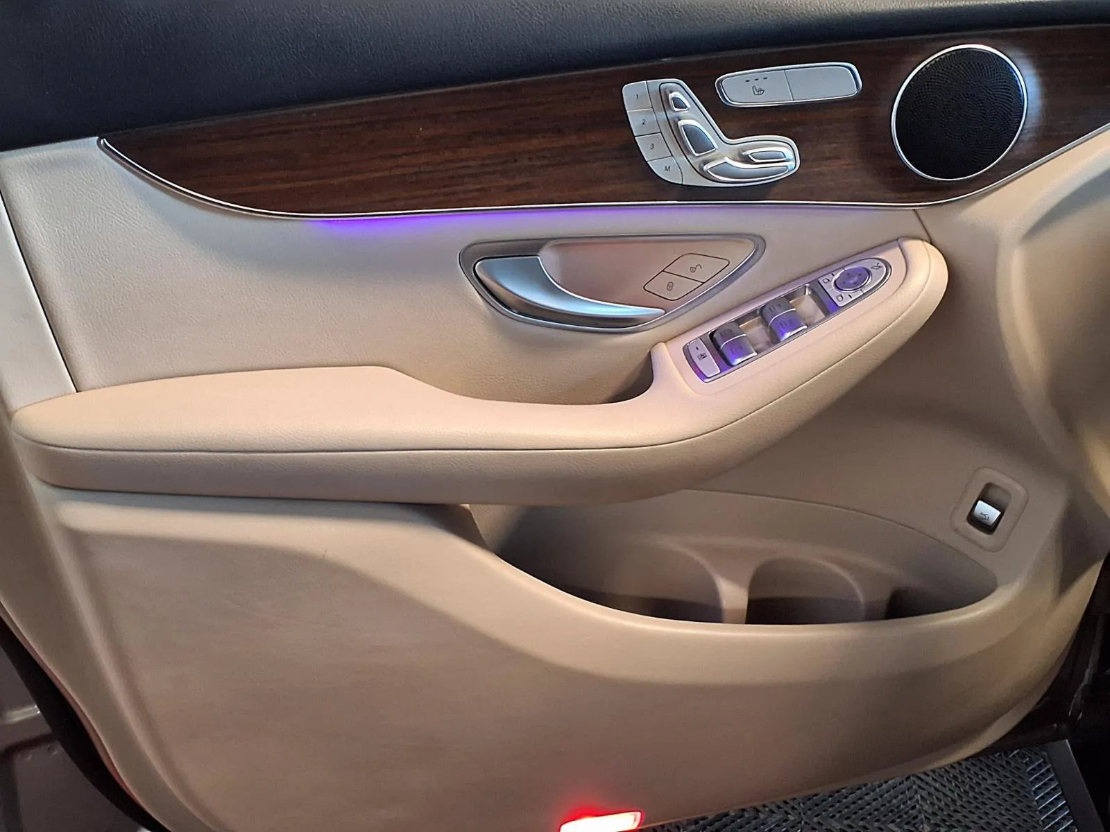 Mercedes-Benz GLC photo 17