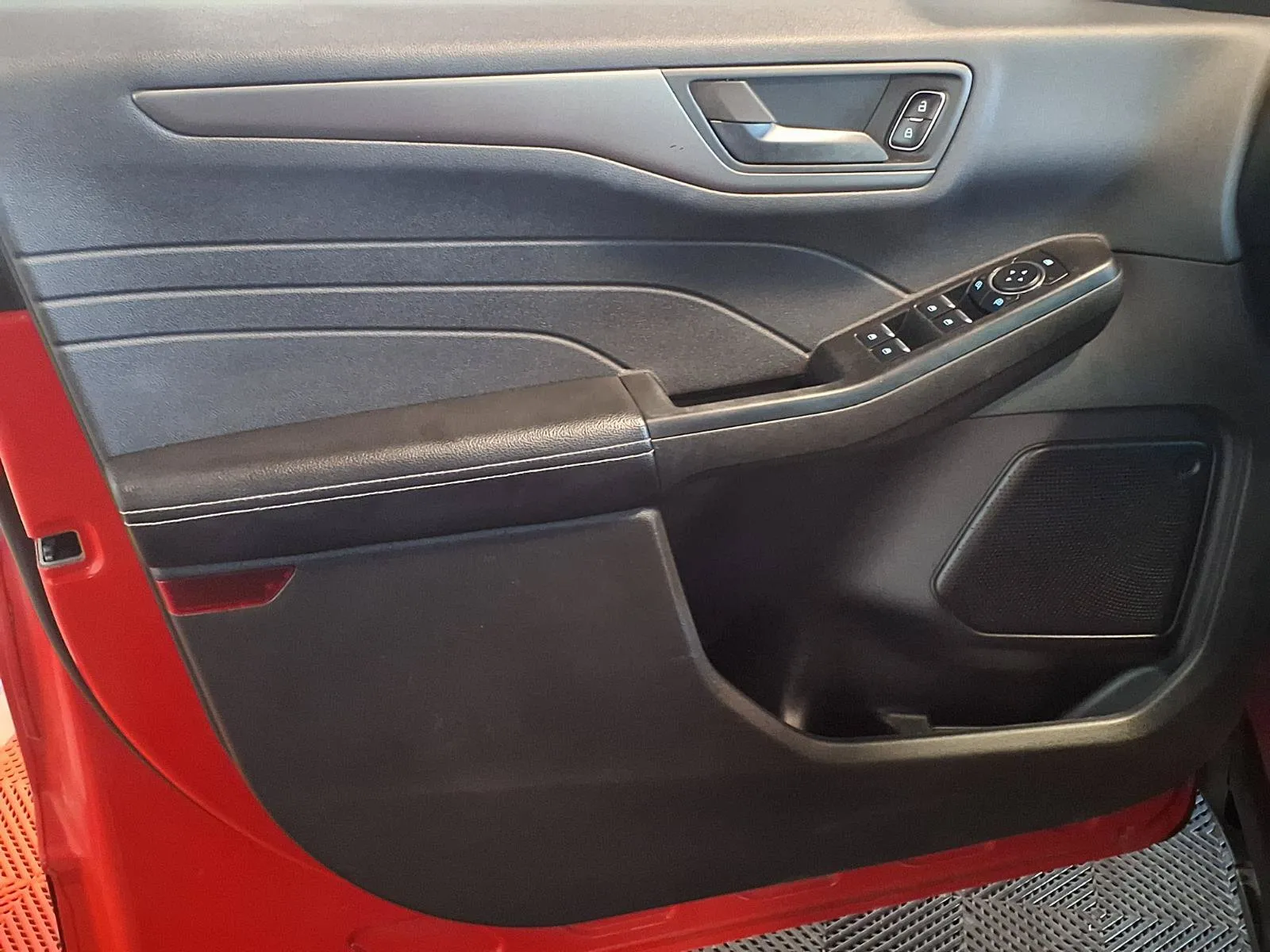 Ford Escape photo 17