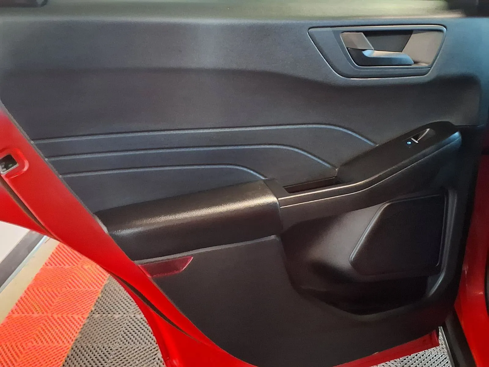 Ford Escape photo 14