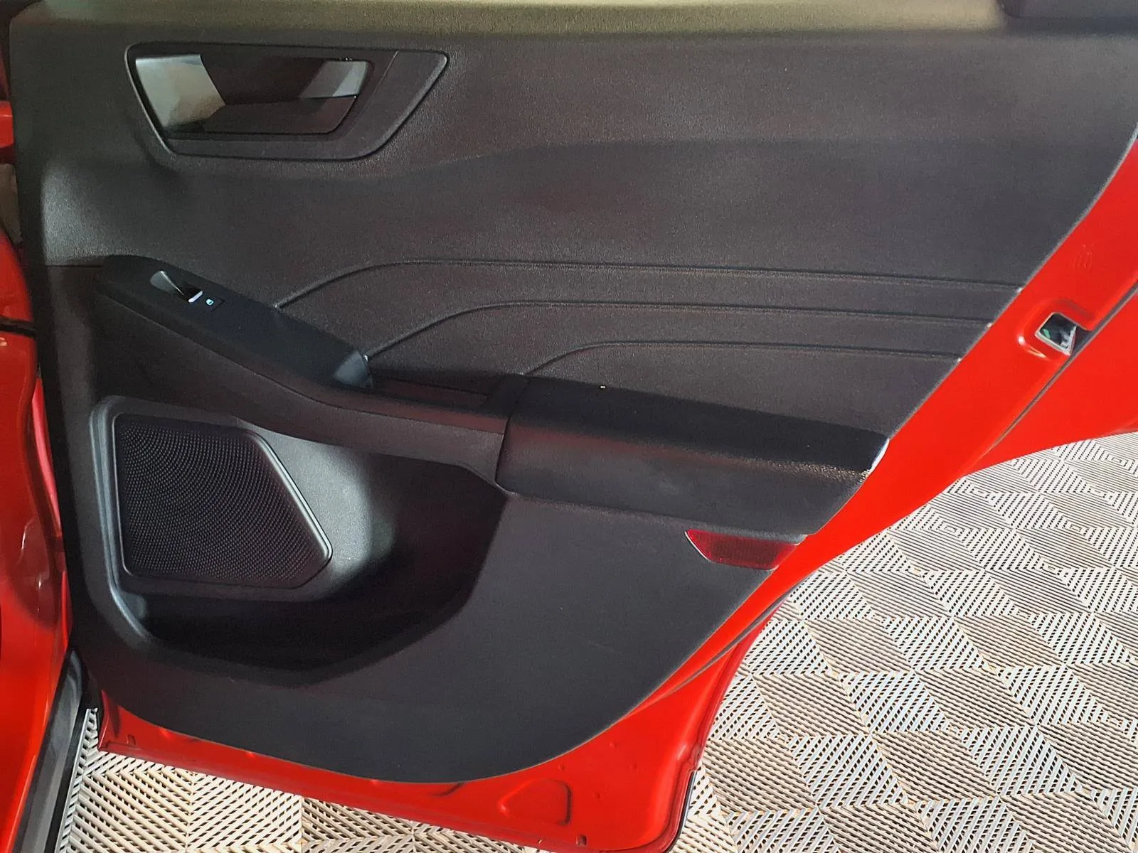 Ford Escape photo 10