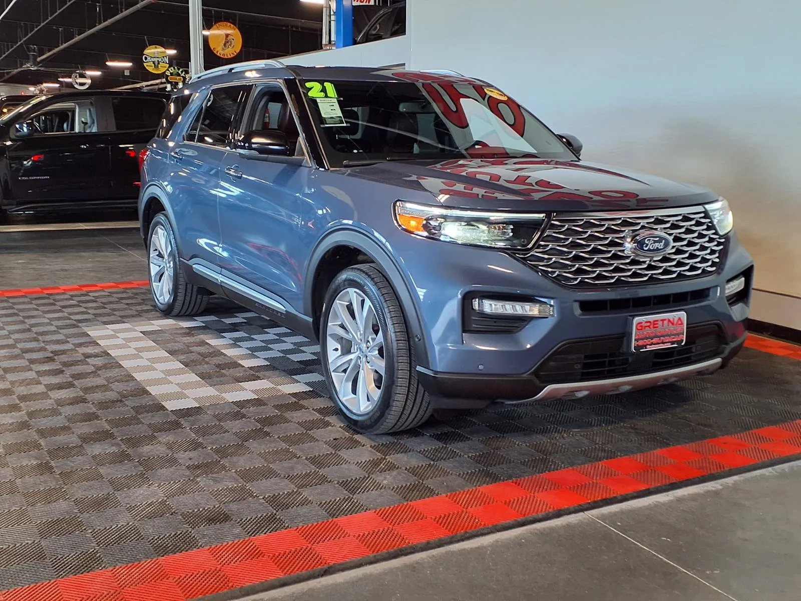Ford Explorer photo 2