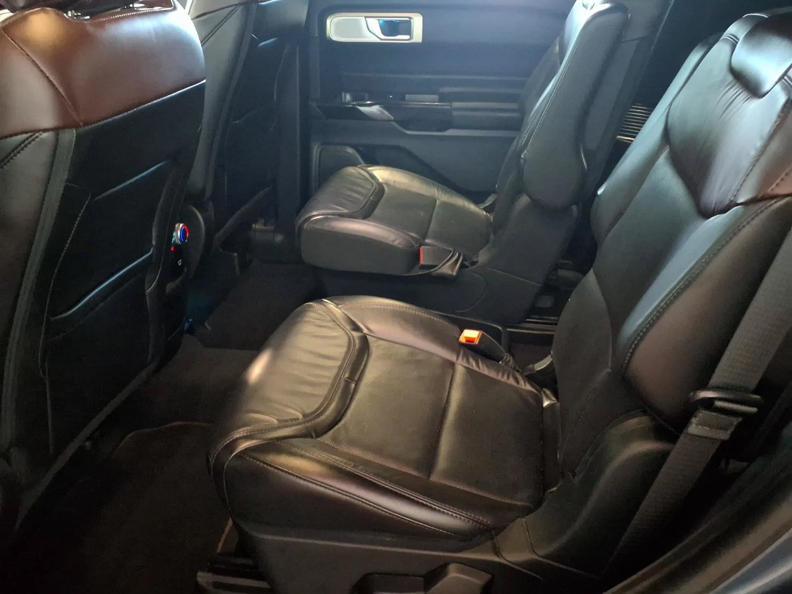Ford Explorer photo 15