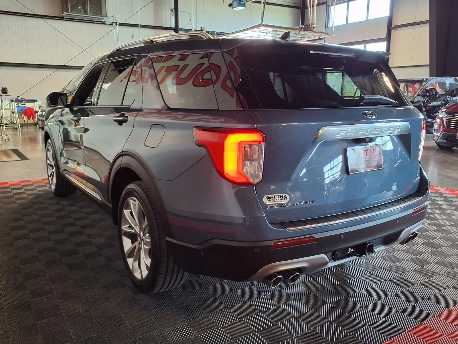 Ford Explorer photo 5