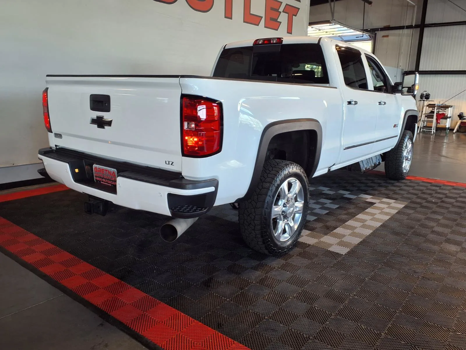 Chevrolet Silverado photo 8