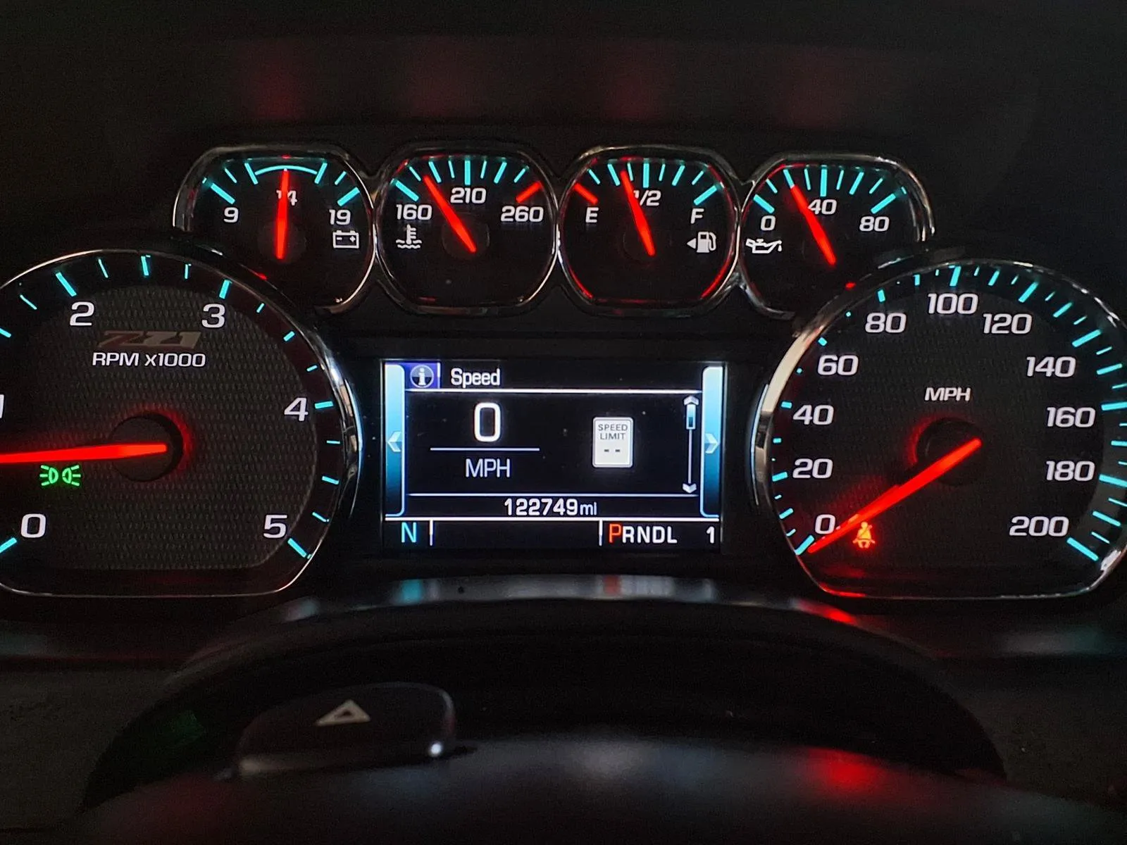 Chevrolet Silverado photo 24