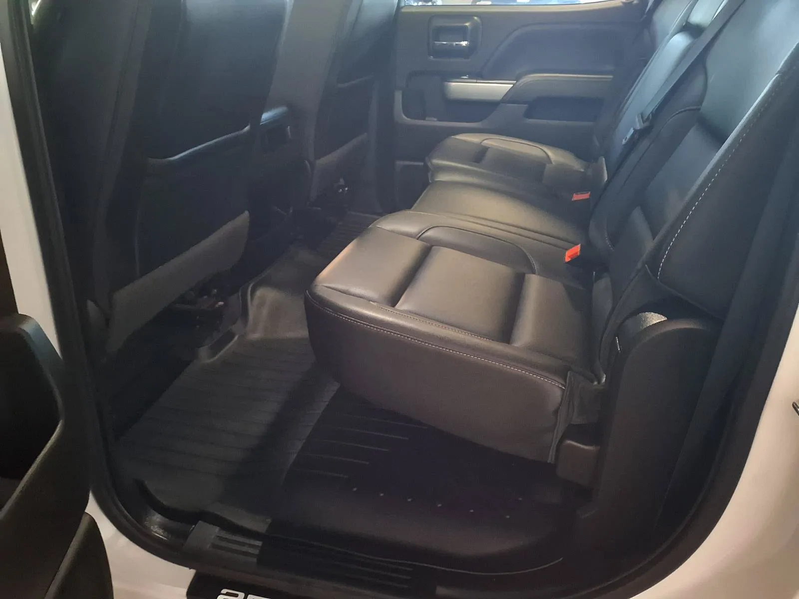Chevrolet Silverado photo 14